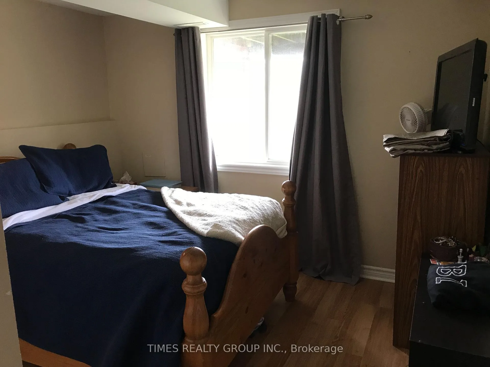 Photo 11 of 30 Claire Drive, Barrie, Painswick South — HOMEH