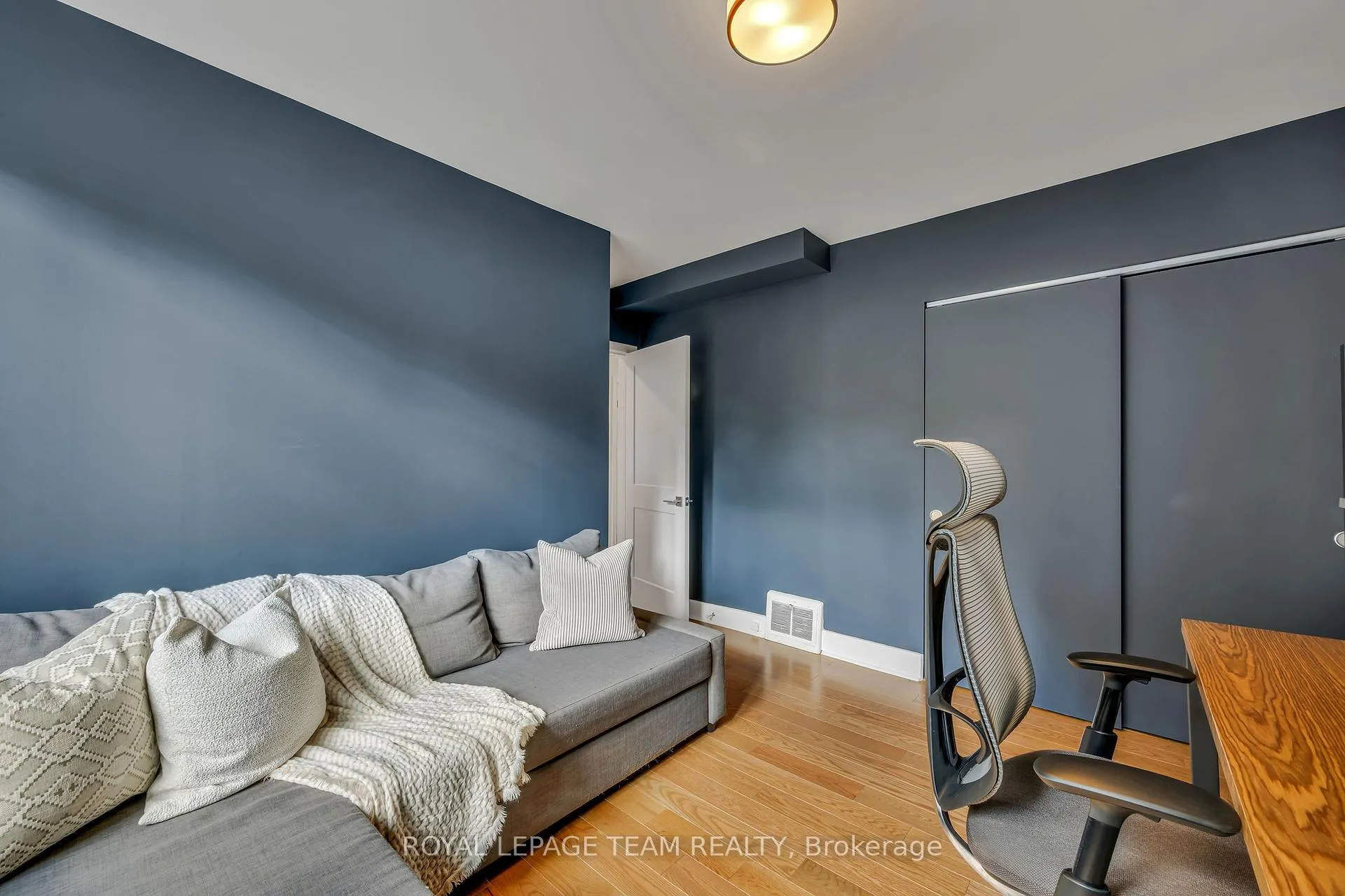 Photo 44 of 2233 Beaver Avenue, Ottawa, Alta Vista — HOMEH