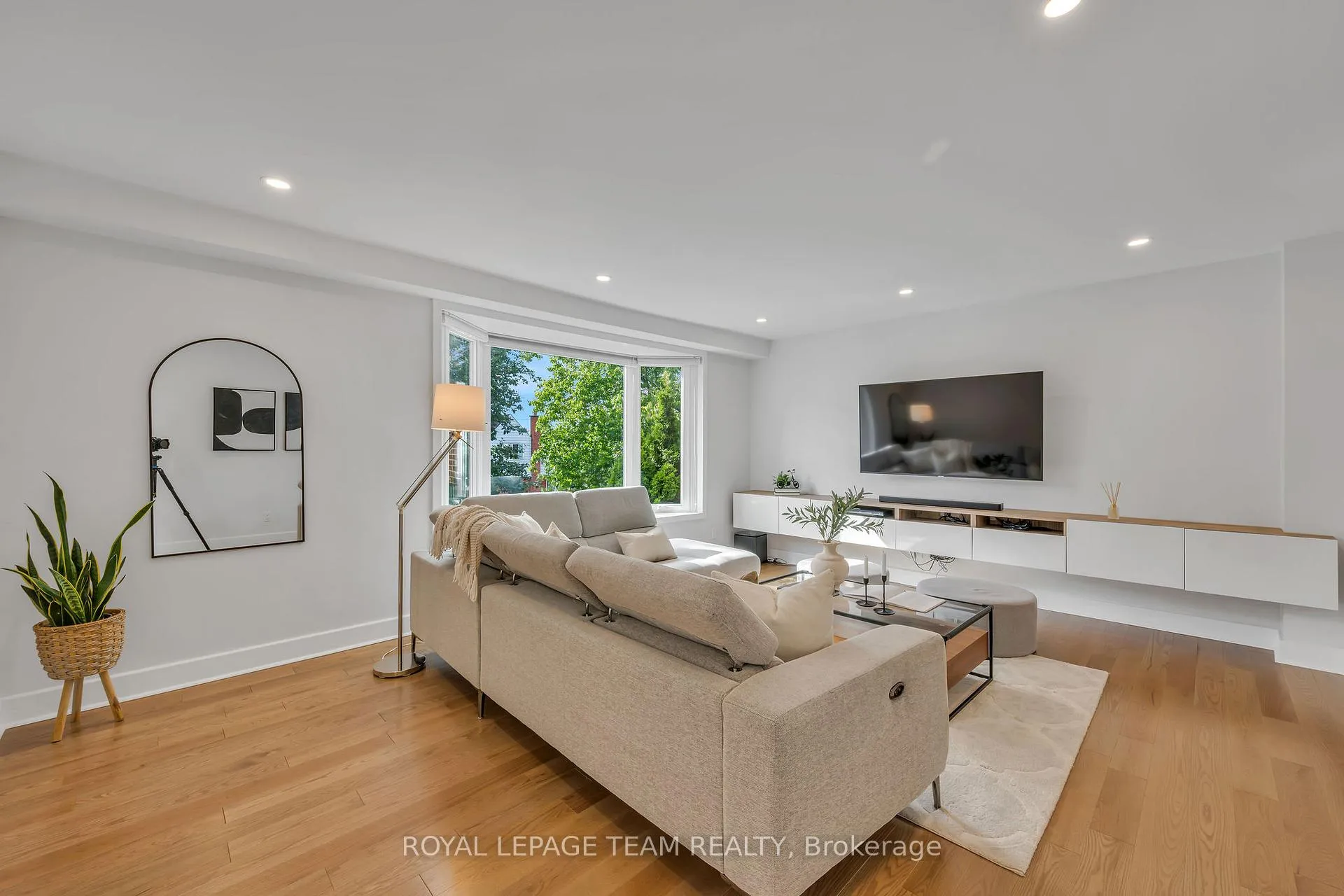 Photo 54 of 2233 Beaver Avenue, Ottawa, Alta Vista — HOMEH