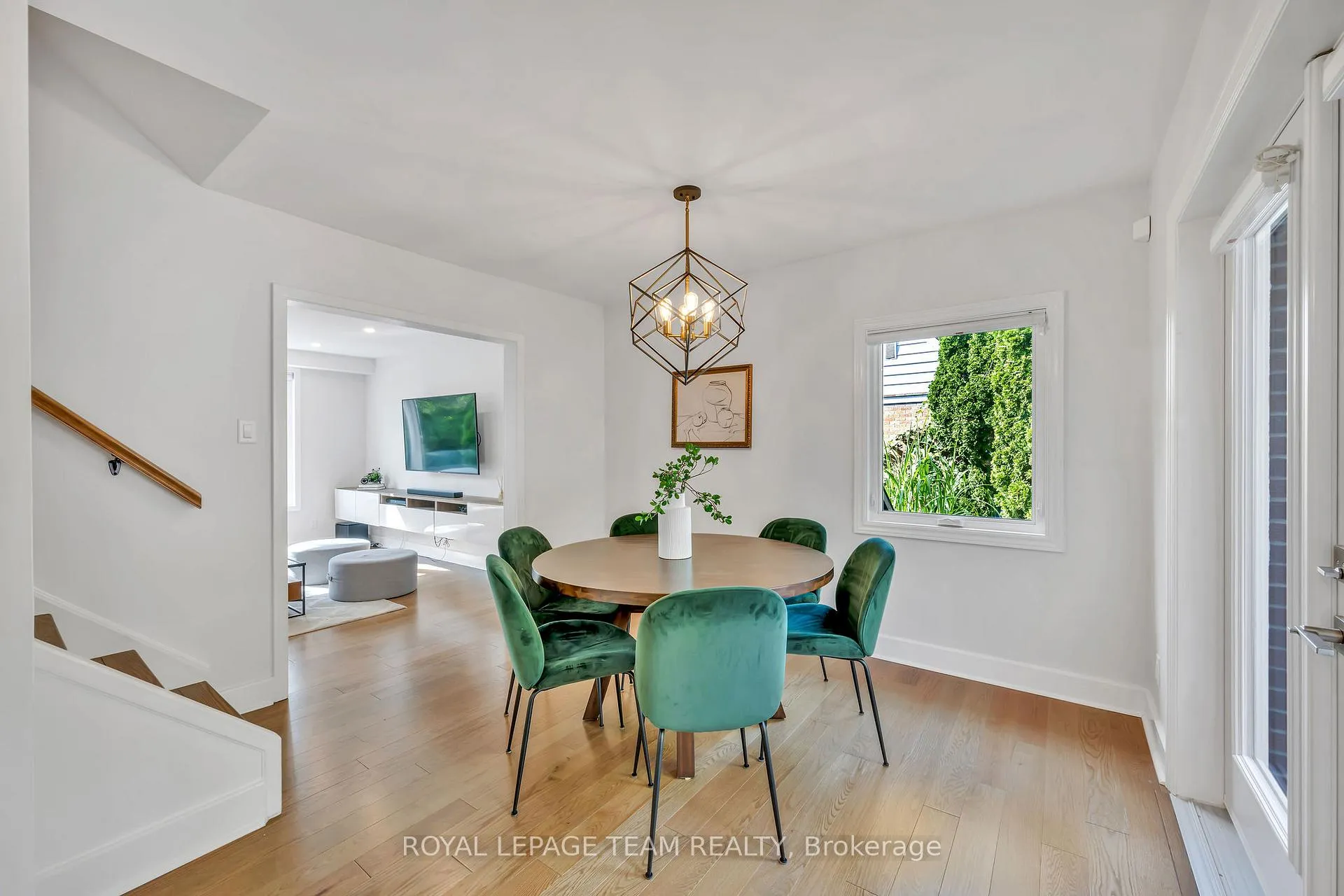 Photo 100 of 2233 Beaver Avenue, Ottawa, Alta Vista — HOMEH
