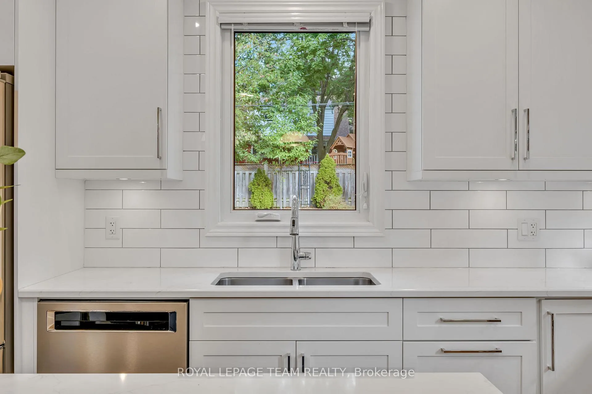 Photo 171 of 2233 Beaver Avenue, Ottawa, Alta Vista — HOMEH