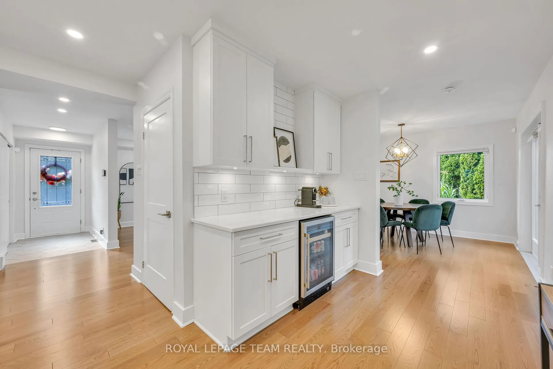 Photo 208 of 2233 Beaver Avenue, Ottawa, Alta Vista — HOMEH