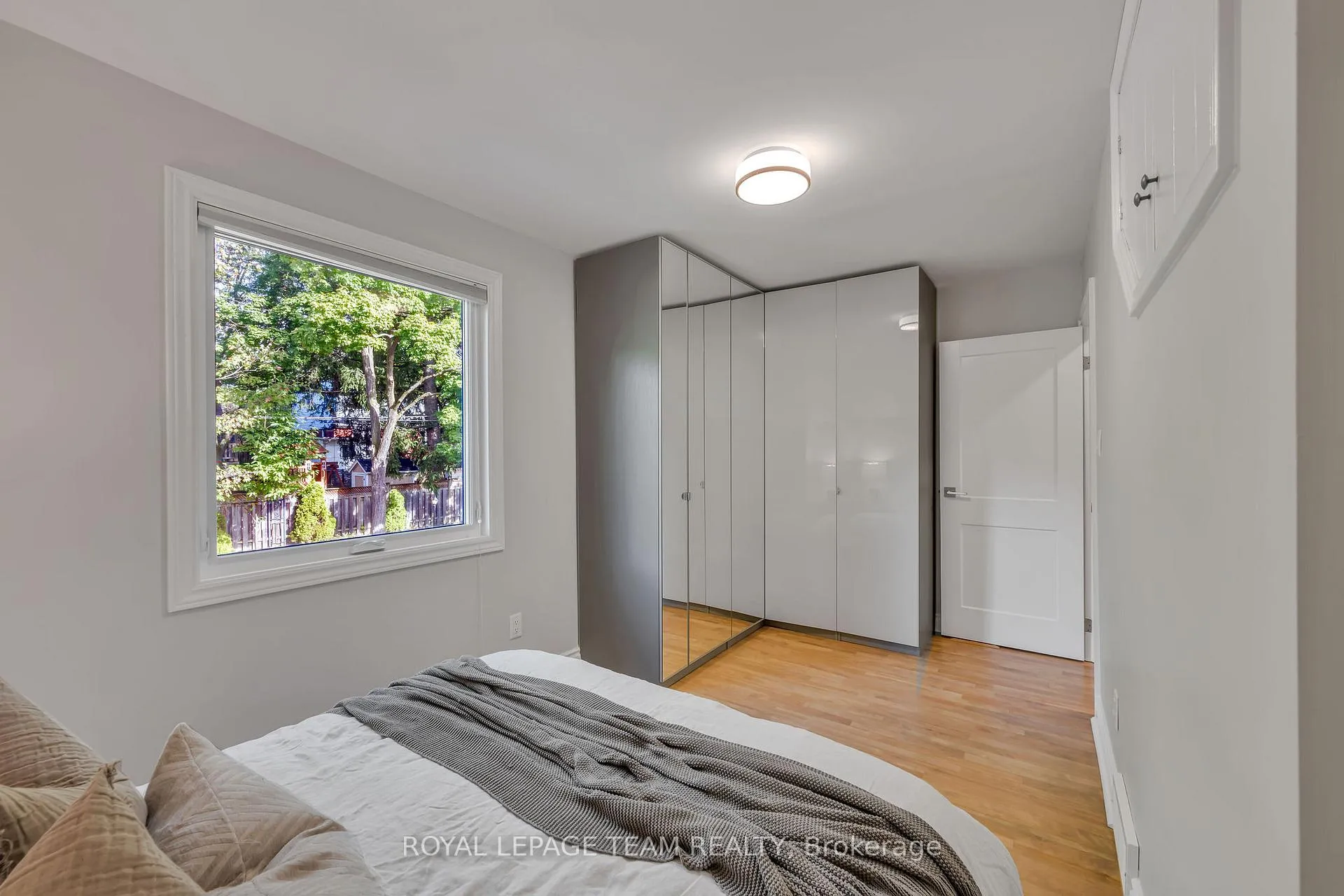 Photo 224 of 2233 Beaver Avenue, Ottawa, Alta Vista — HOMEH