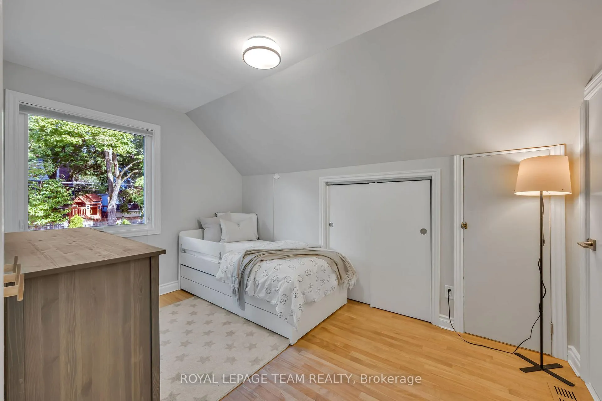 Photo 229 of 2233 Beaver Avenue, Ottawa, Alta Vista — HOMEH