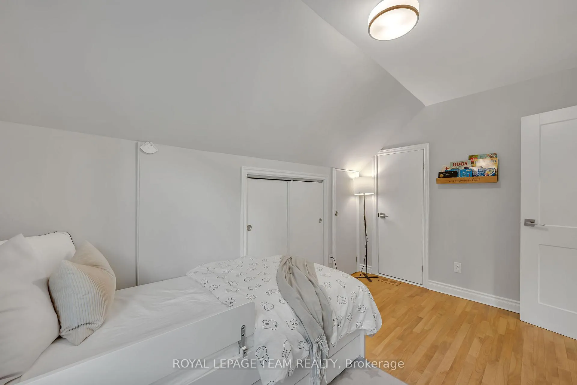Photo 240 of 2233 Beaver Avenue, Ottawa, Alta Vista — HOMEH