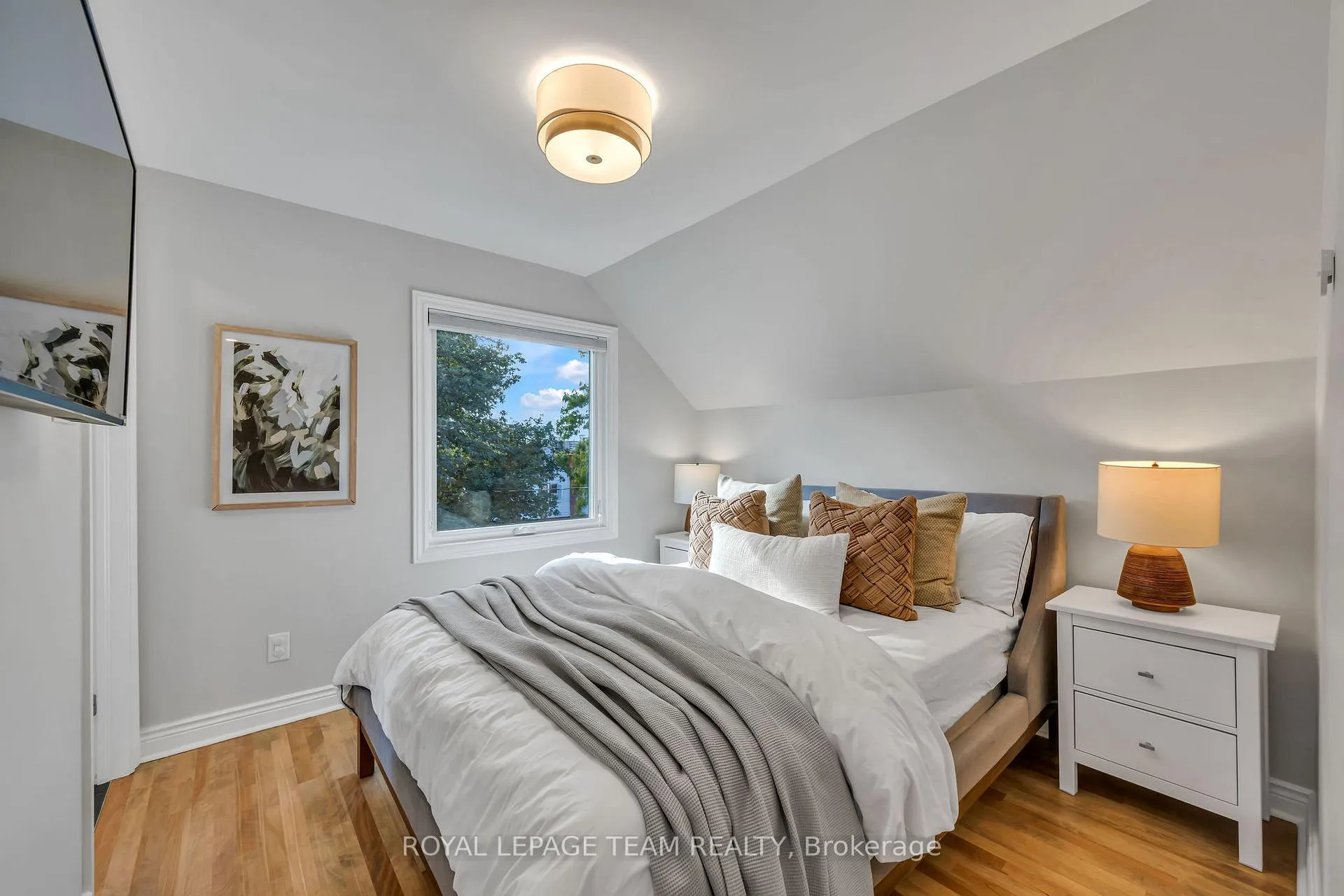 Photo 271 of 2233 Beaver Avenue, Ottawa, Alta Vista — HOMEH