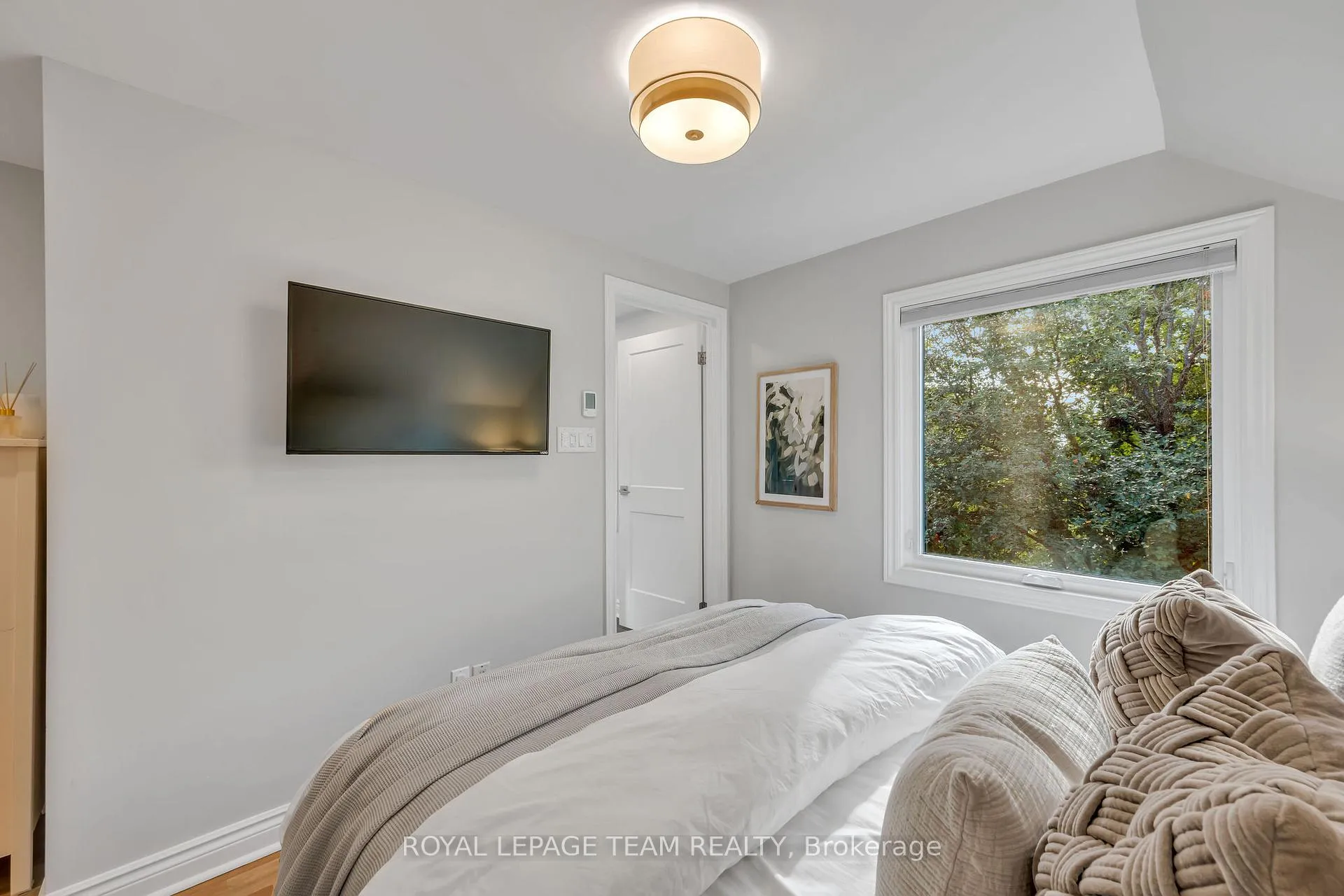 Photo 277 of 2233 Beaver Avenue, Ottawa, Alta Vista — HOMEH