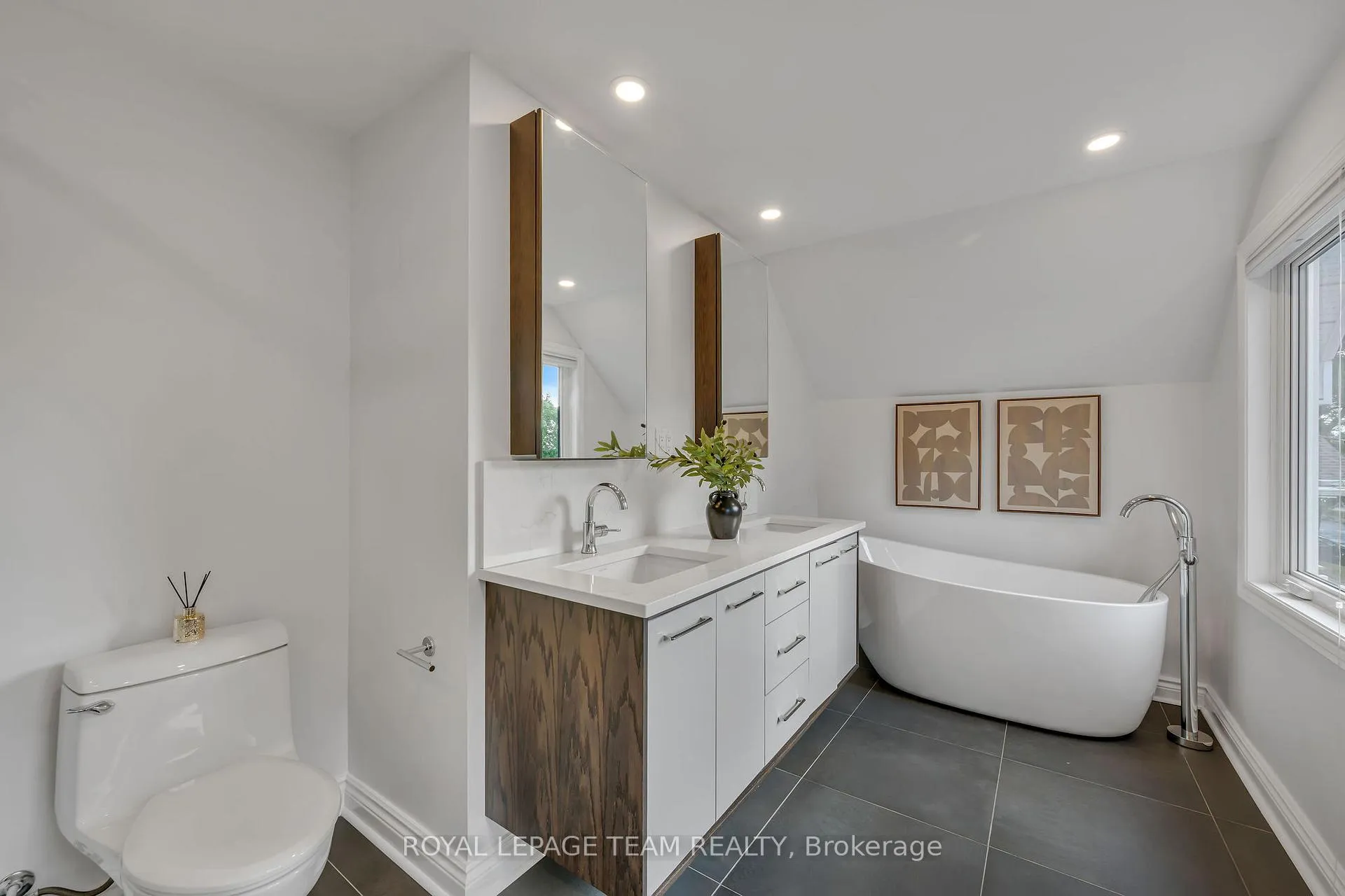 Photo 302 of 2233 Beaver Avenue, Ottawa, Alta Vista — HOMEH