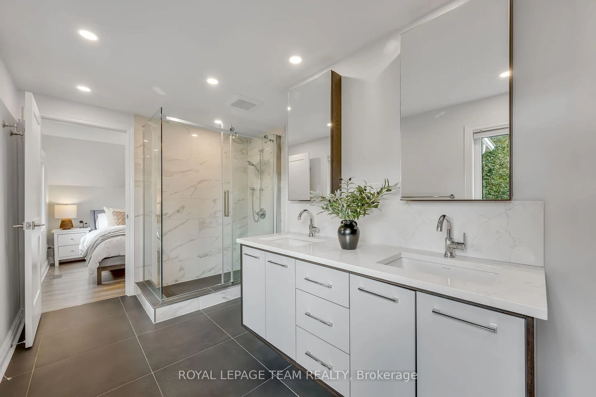 Photo 312 of 2233 Beaver Avenue, Ottawa, Alta Vista — HOMEH