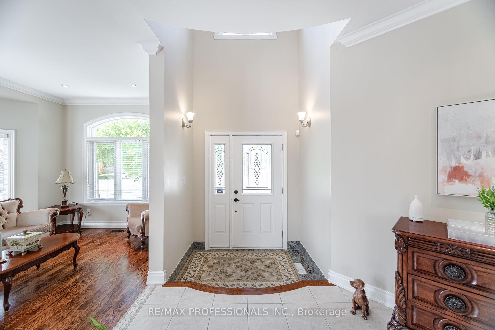 Photo 42 of 87 Lavington Drive, Etobicoke, Willowridge-Martingrove-Richview — HOMEH
