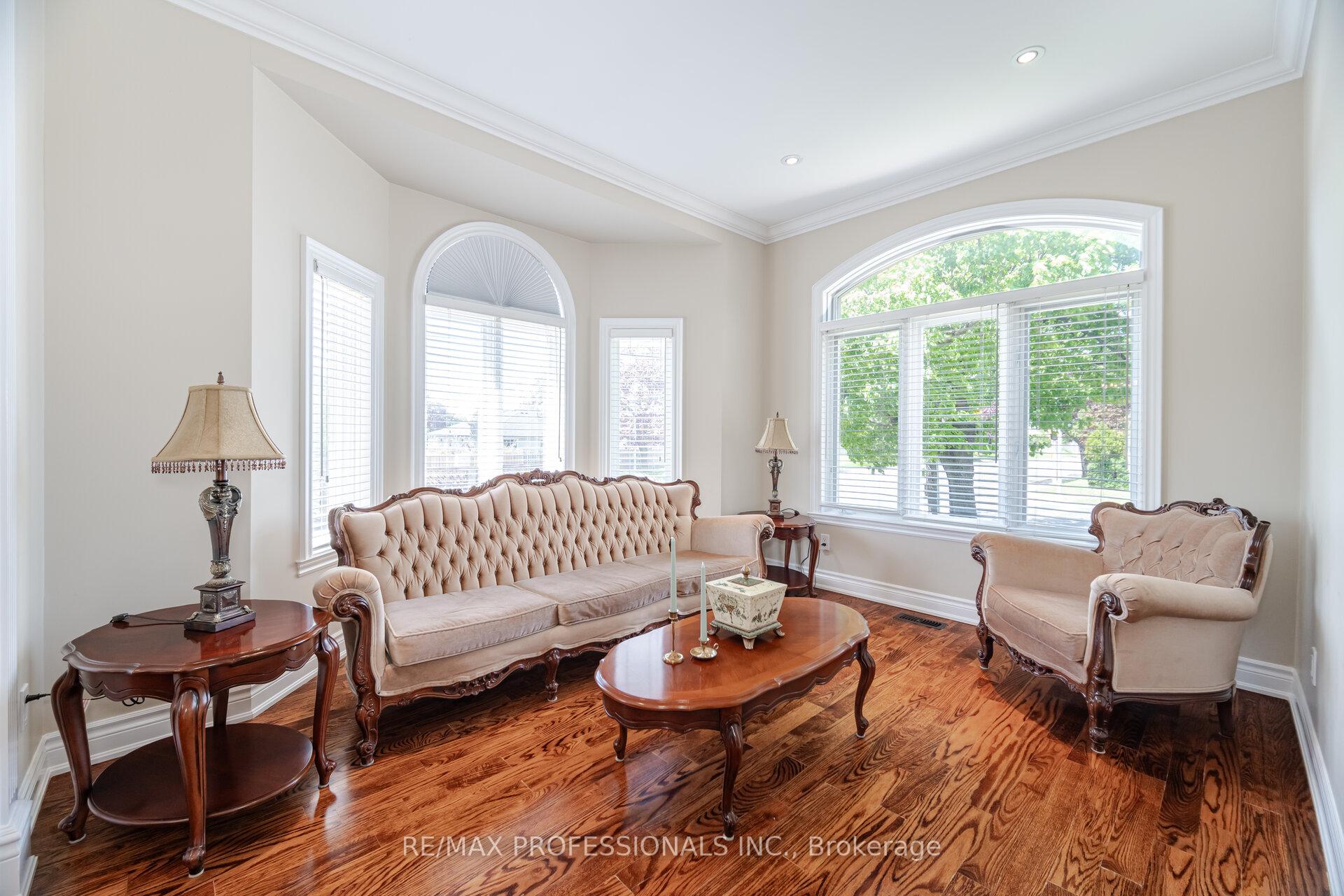 Photo 6 of 87 Lavington Drive, Etobicoke, Willowridge-Martingrove-Richview — HOMEH