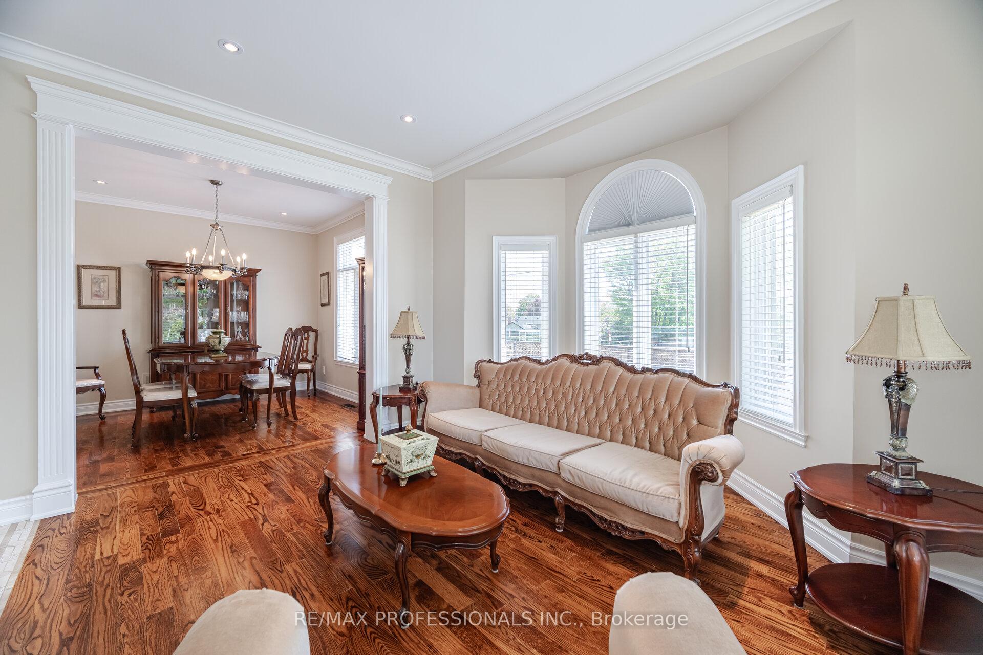 Photo 13 of 87 Lavington Drive, Etobicoke, Willowridge-Martingrove-Richview — HOMEH