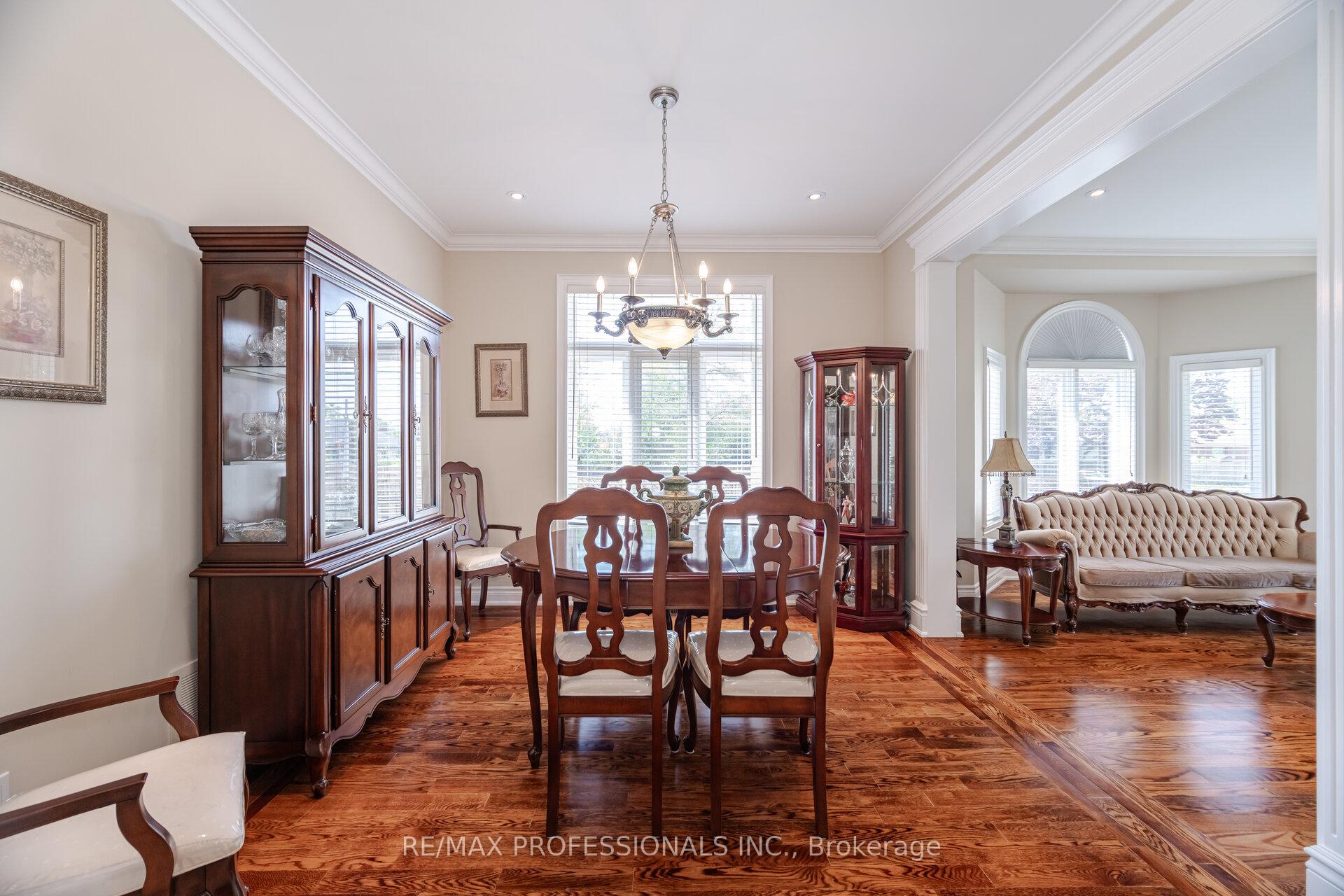Photo 5 of 87 Lavington Drive, Etobicoke, Willowridge-Martingrove-Richview — HOMEH