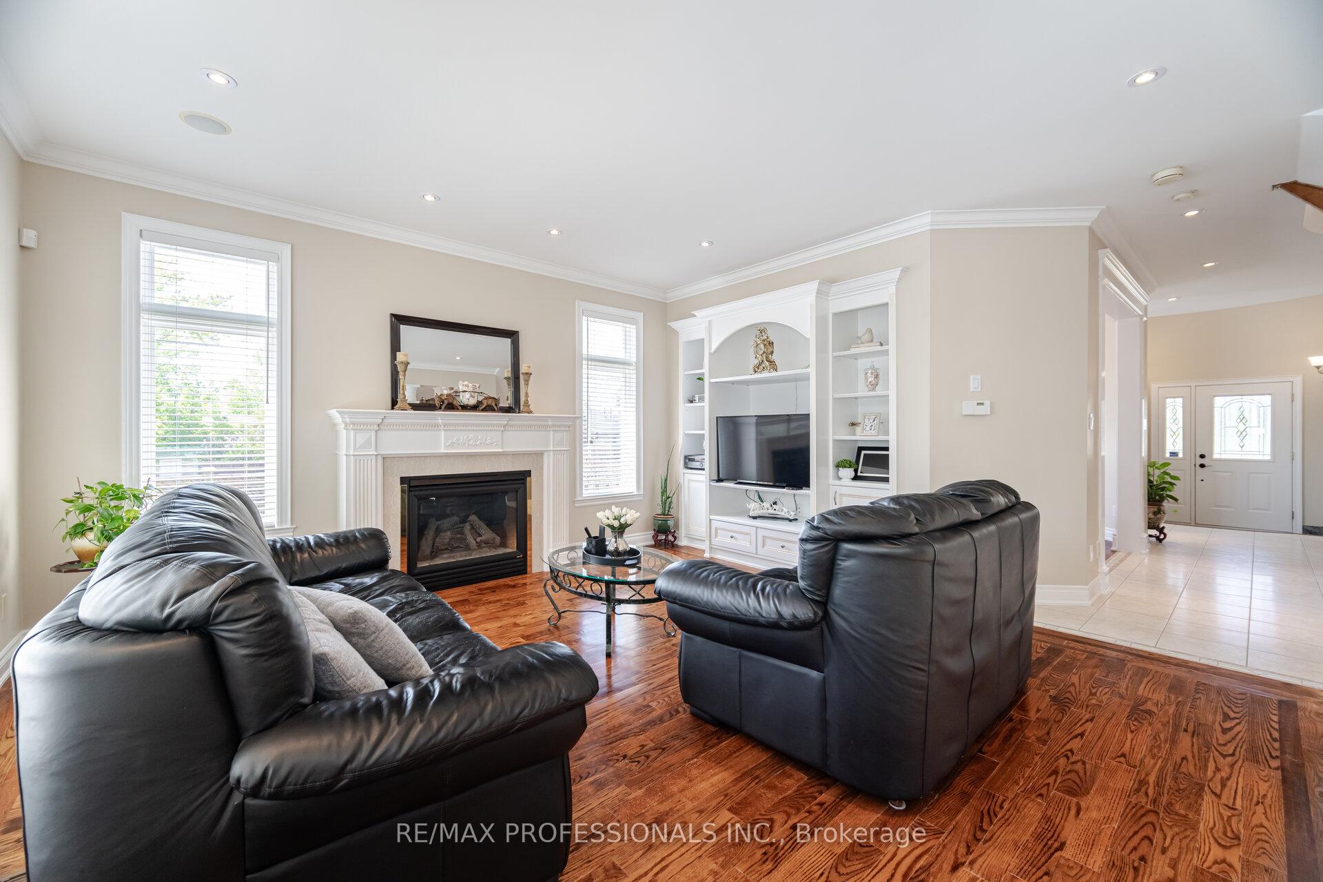 Photo 10 of 87 Lavington Drive, Etobicoke, Willowridge-Martingrove-Richview — HOMEH