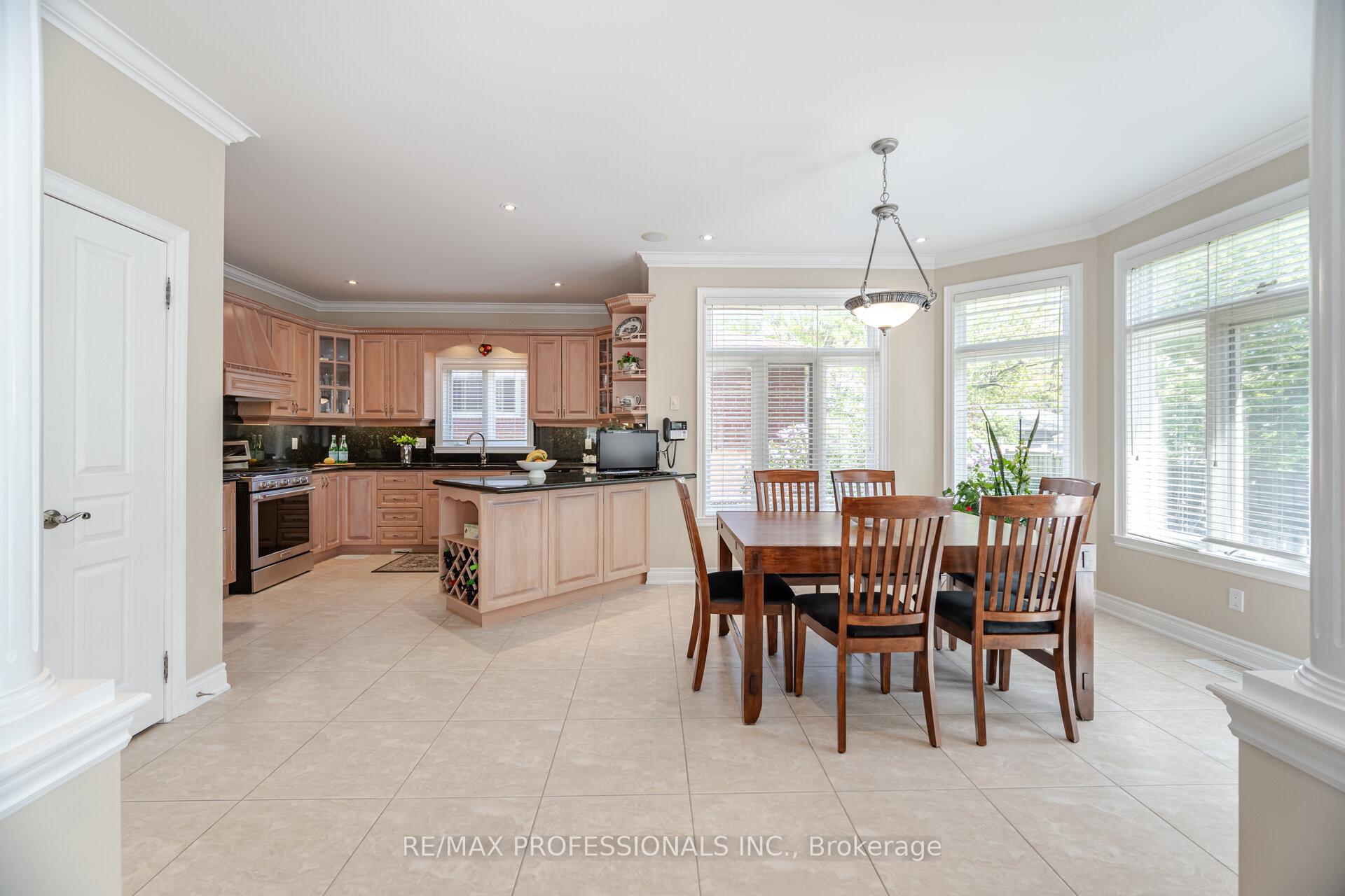 Photo 41 of 87 Lavington Drive, Etobicoke, Willowridge-Martingrove-Richview — HOMEH