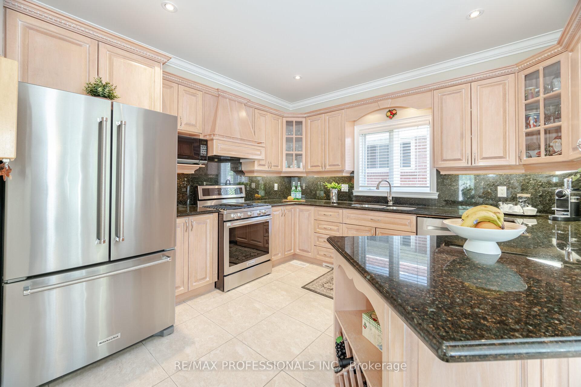 Photo 14 of 87 Lavington Drive, Etobicoke, Willowridge-Martingrove-Richview — HOMEH
