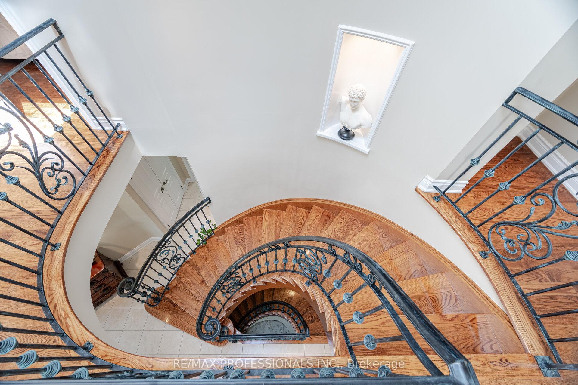 Photo 23 of 87 Lavington Drive, Etobicoke, Willowridge-Martingrove-Richview — HOMEH