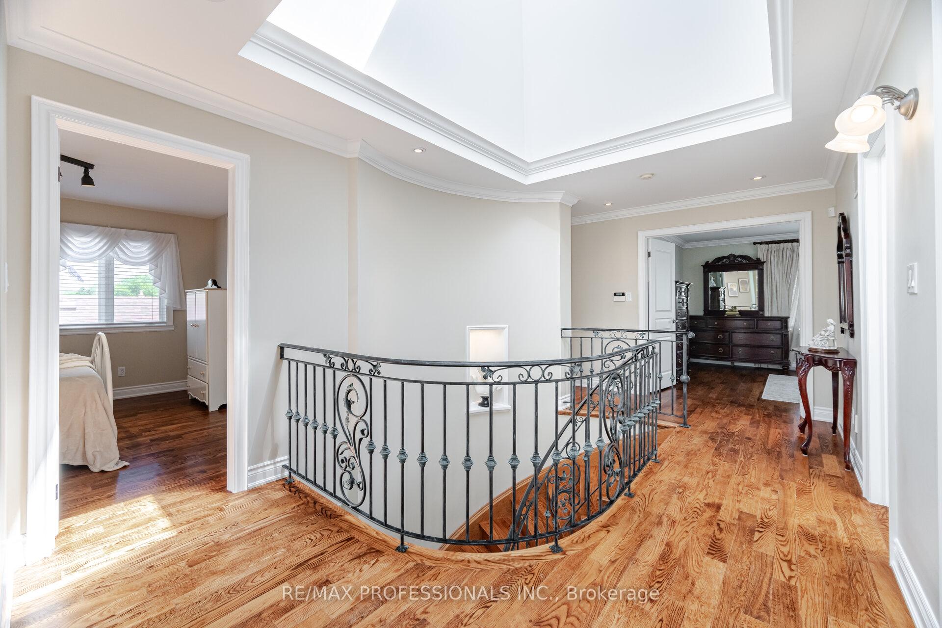 Photo 21 of 87 Lavington Drive, Etobicoke, Willowridge-Martingrove-Richview — HOMEH