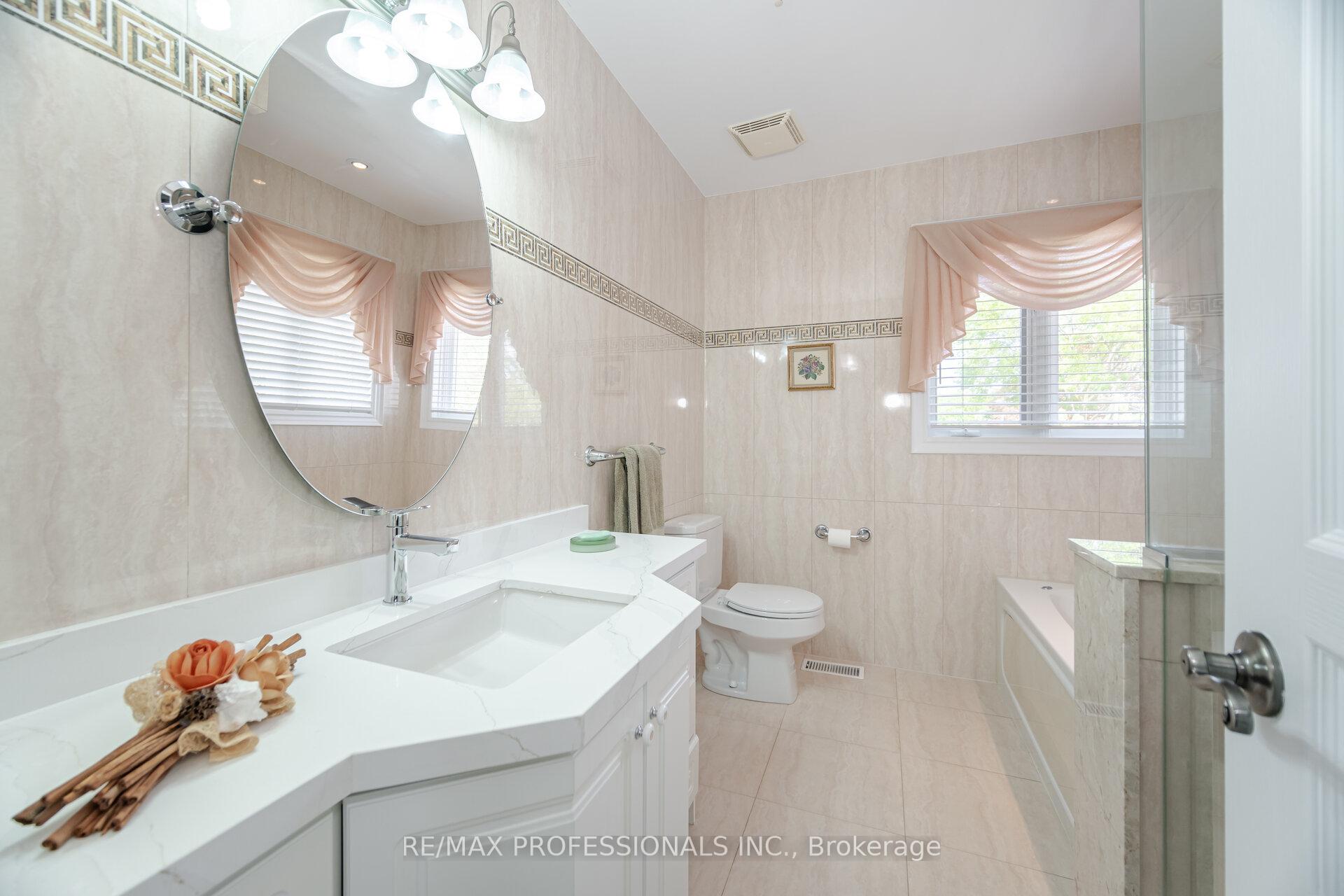 Photo 25 of 87 Lavington Drive, Etobicoke, Willowridge-Martingrove-Richview — HOMEH