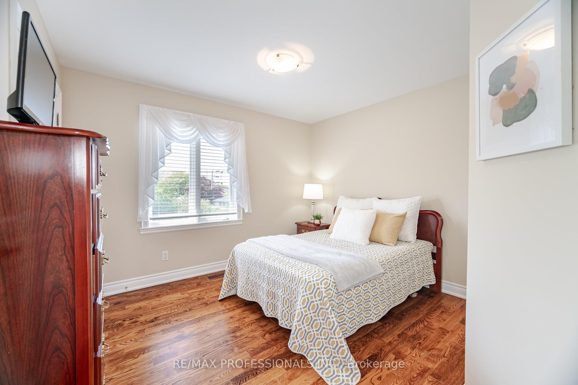 Photo 32 of 87 Lavington Drive, Etobicoke, Willowridge-Martingrove-Richview — HOMEH