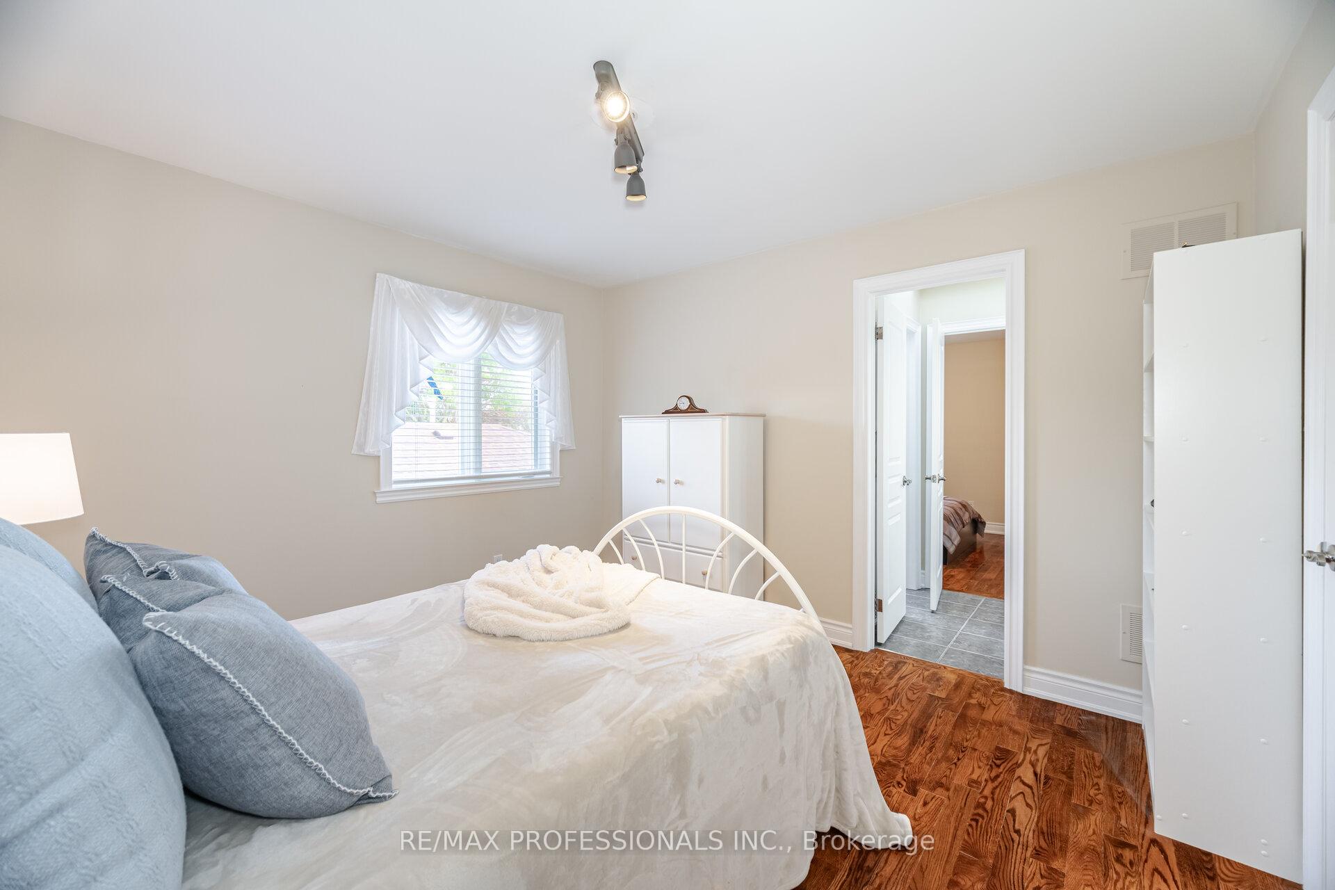 Photo 17 of 87 Lavington Drive, Etobicoke, Willowridge-Martingrove-Richview — HOMEH