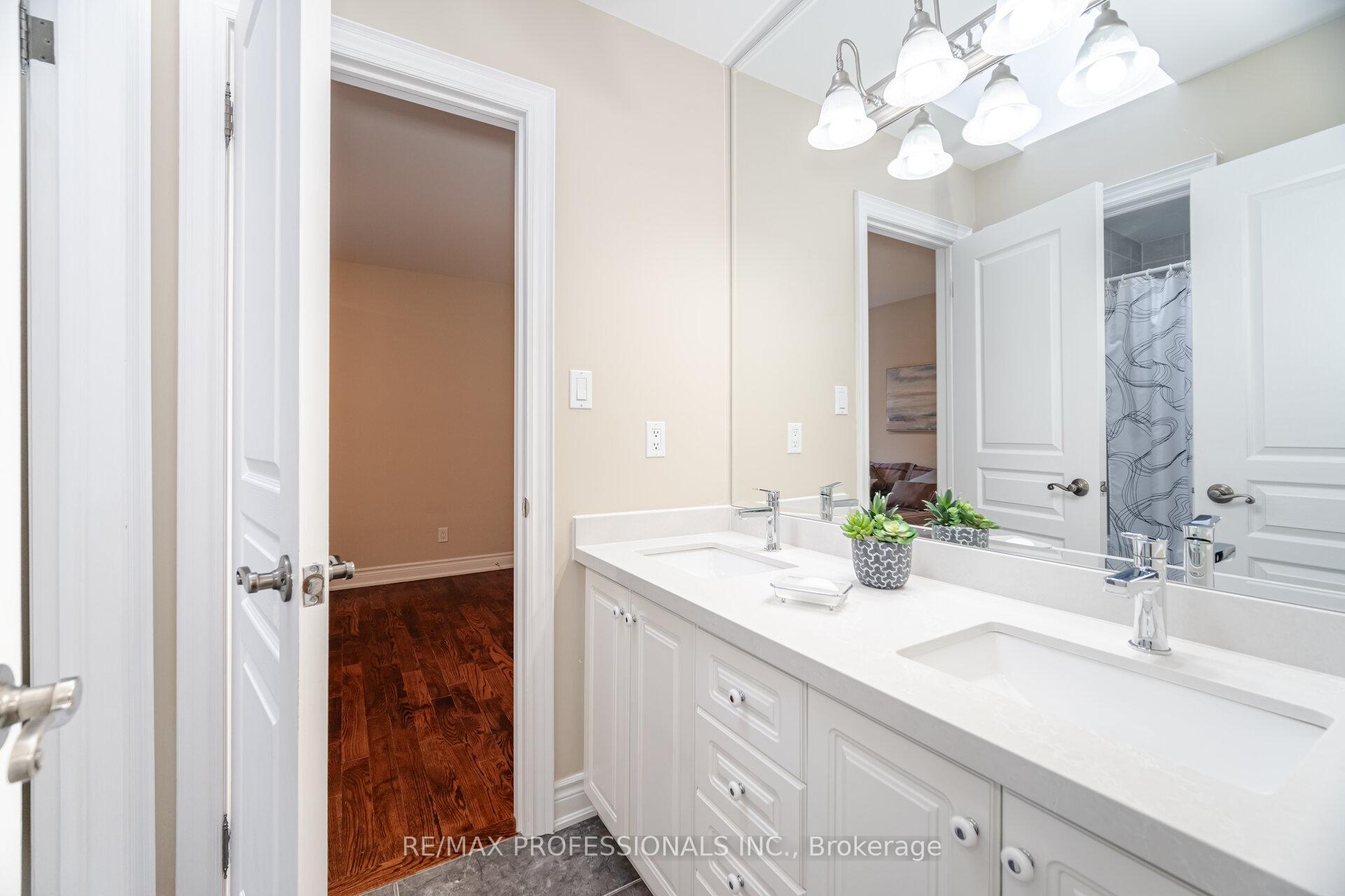 Photo 44 of 87 Lavington Drive, Etobicoke, Willowridge-Martingrove-Richview — HOMEH