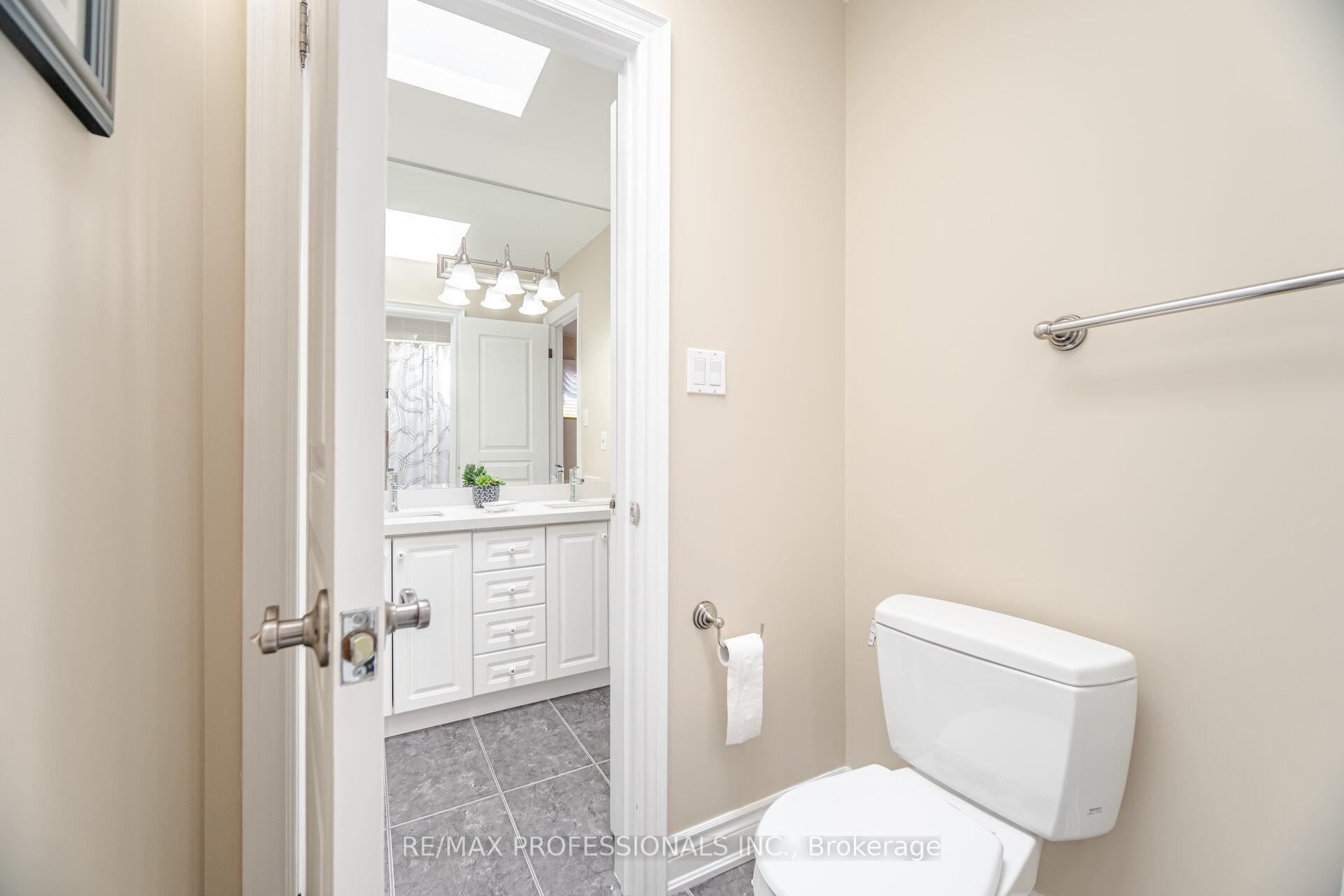 Photo 16 of 87 Lavington Drive, Etobicoke, Willowridge-Martingrove-Richview — HOMEH