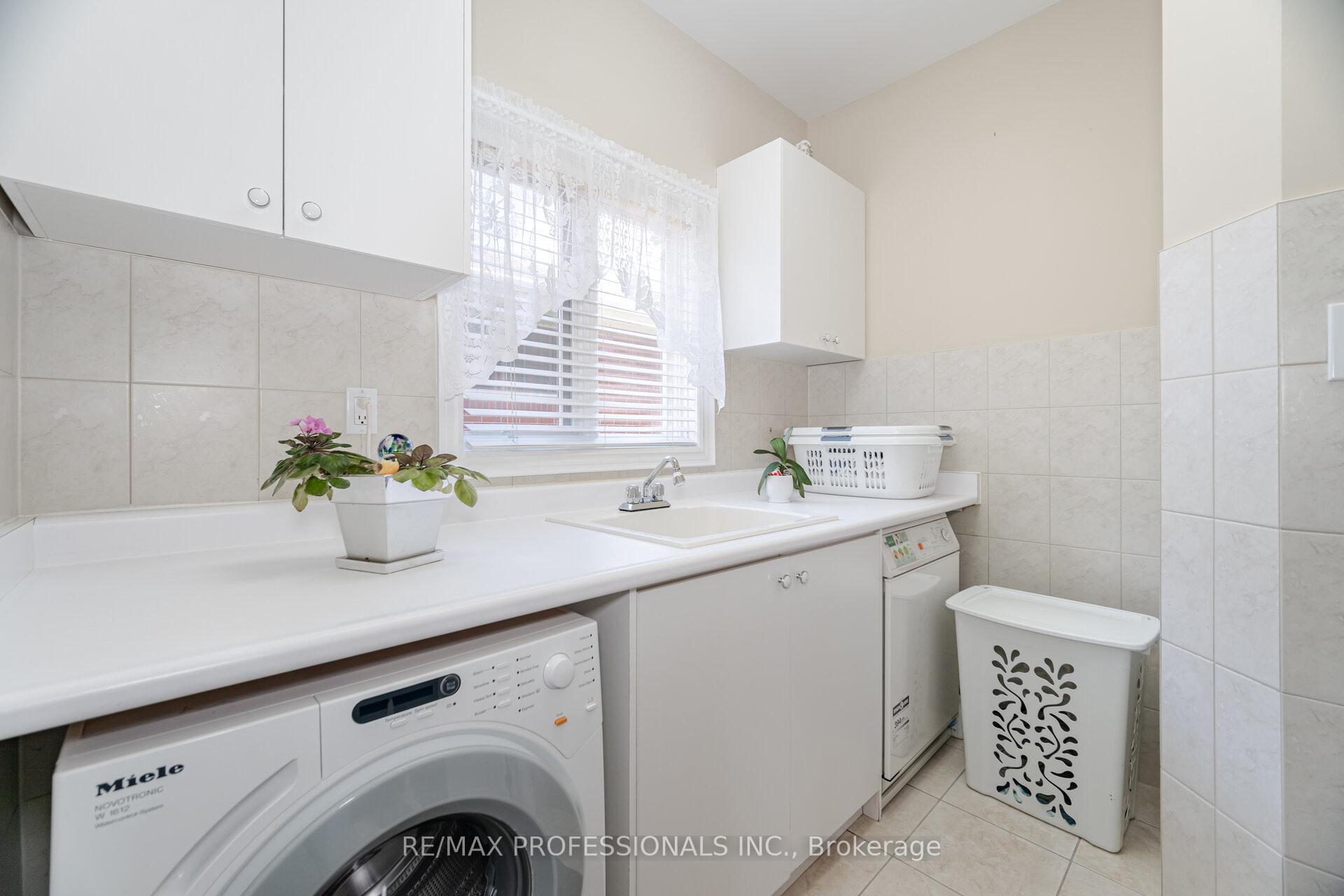 Photo 29 of 87 Lavington Drive, Etobicoke, Willowridge-Martingrove-Richview — HOMEH