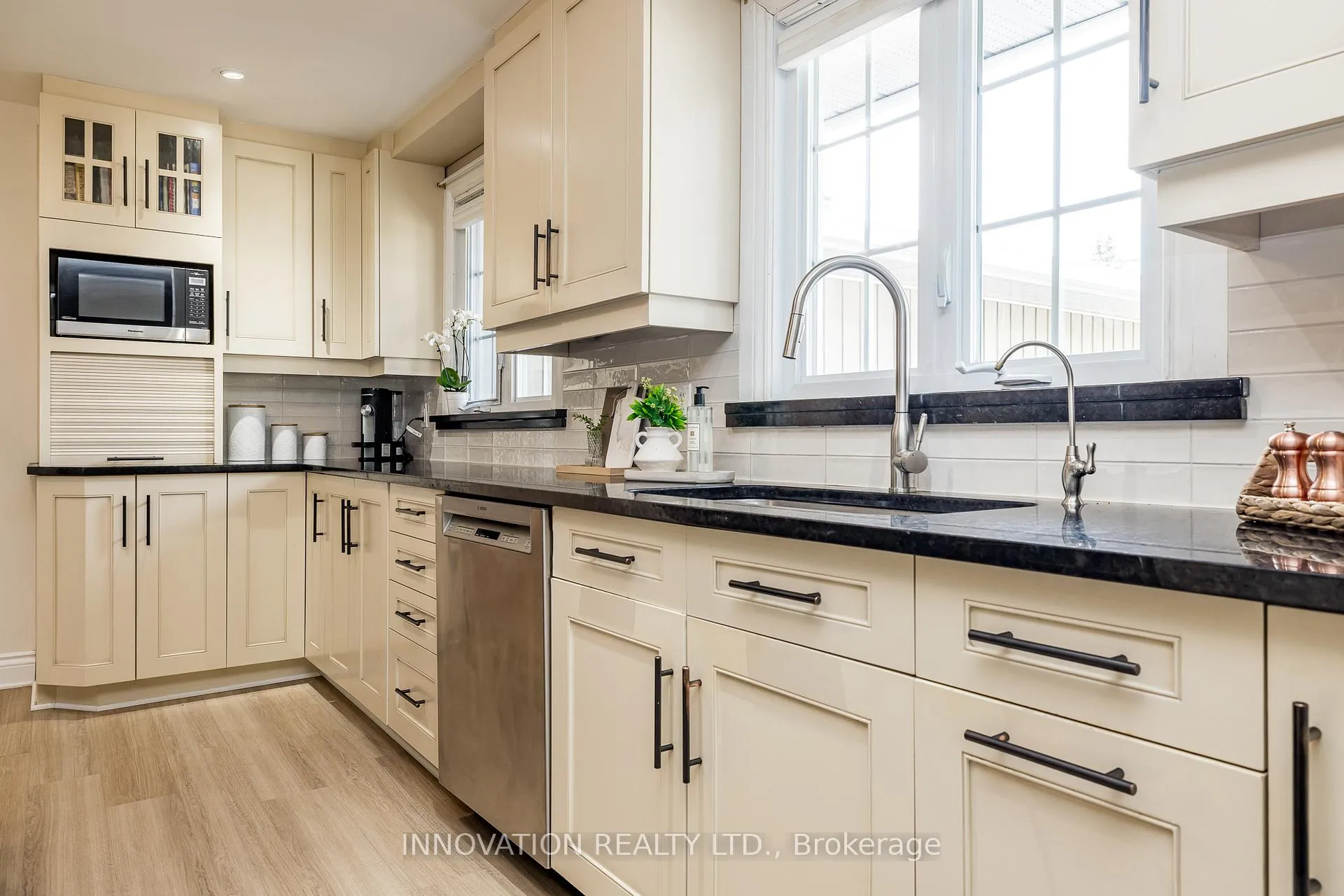 Photo 127 of 33 Arnold Drive, Ottawa, Arbeatha Park — HOMEH