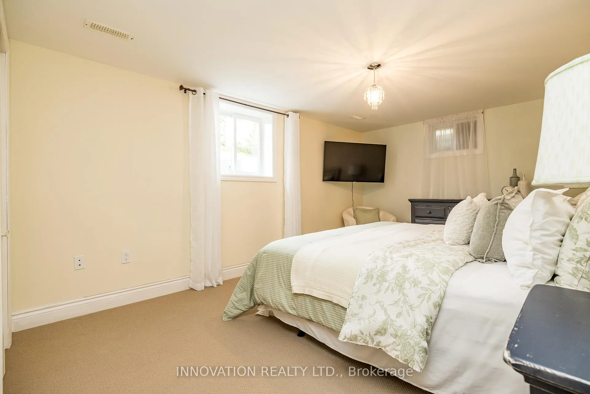Photo 272 of 33 Arnold Drive, Ottawa, Arbeatha Park — HOMEH