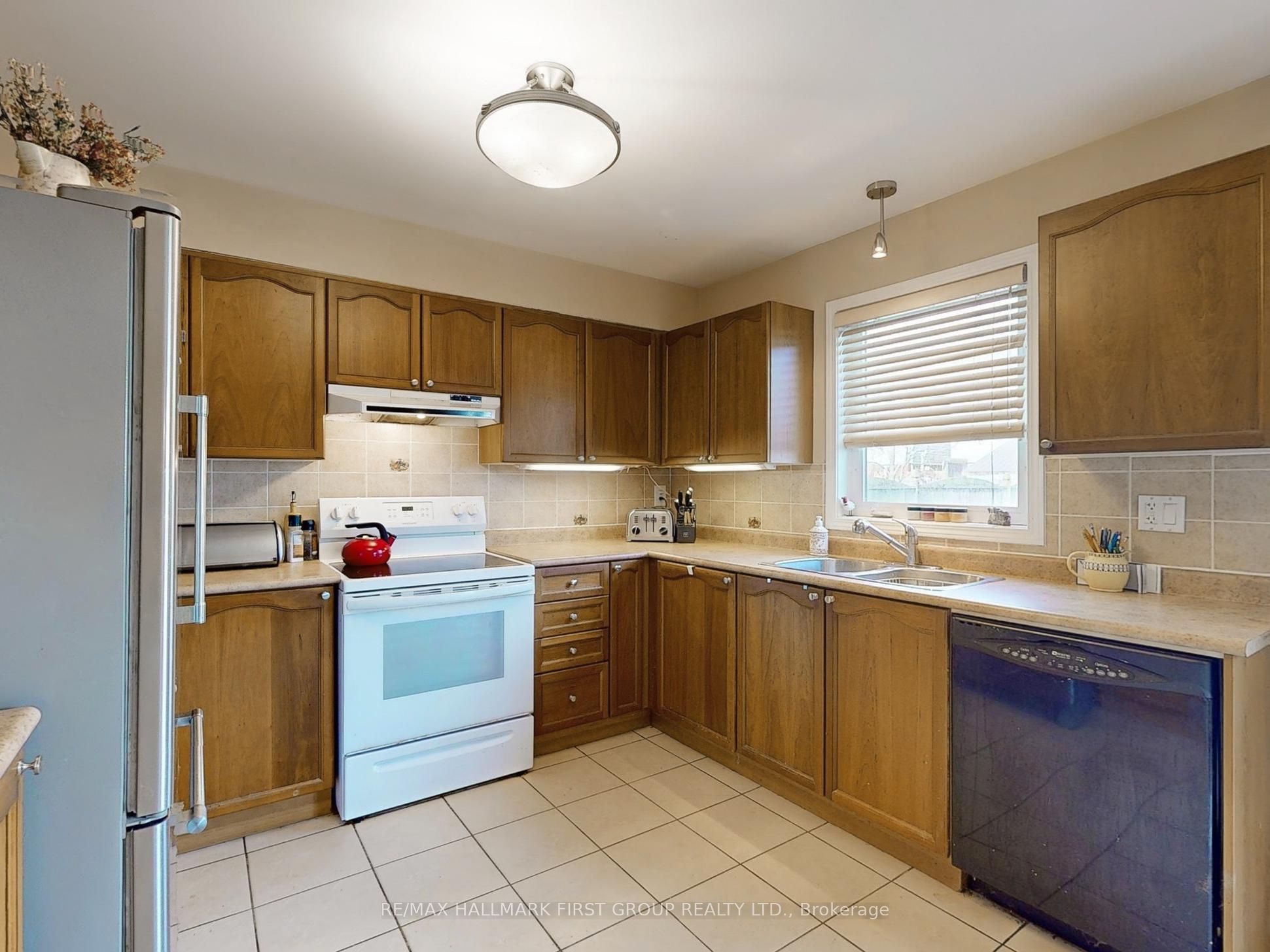 Photo 39 of 149 Madden Place, Clarington, Bowmanville — HOMEH