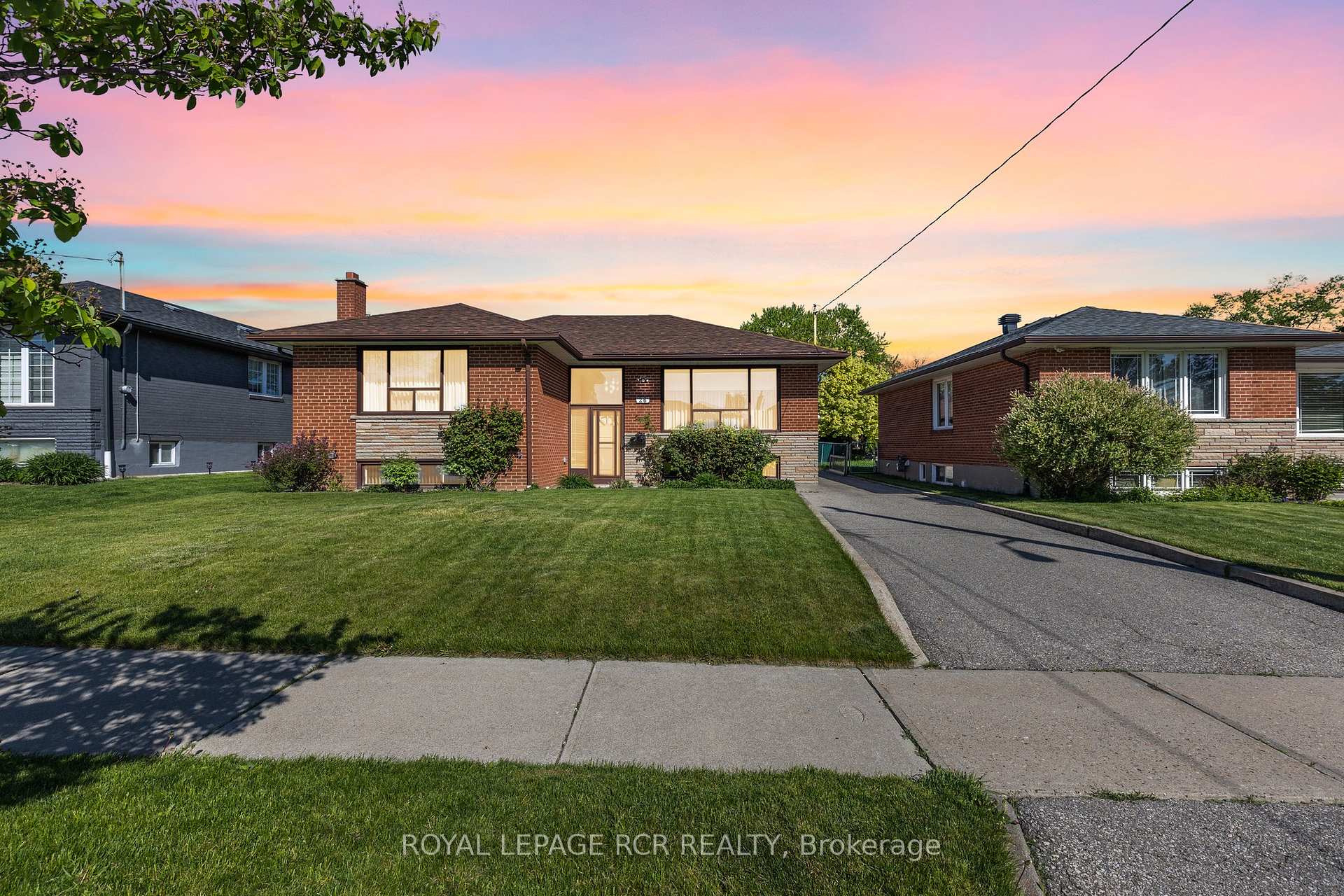Photo 1 of 26 Ludstone Drive, Etobicoke, Willowridge-Martingrove-Richview — HOMEH