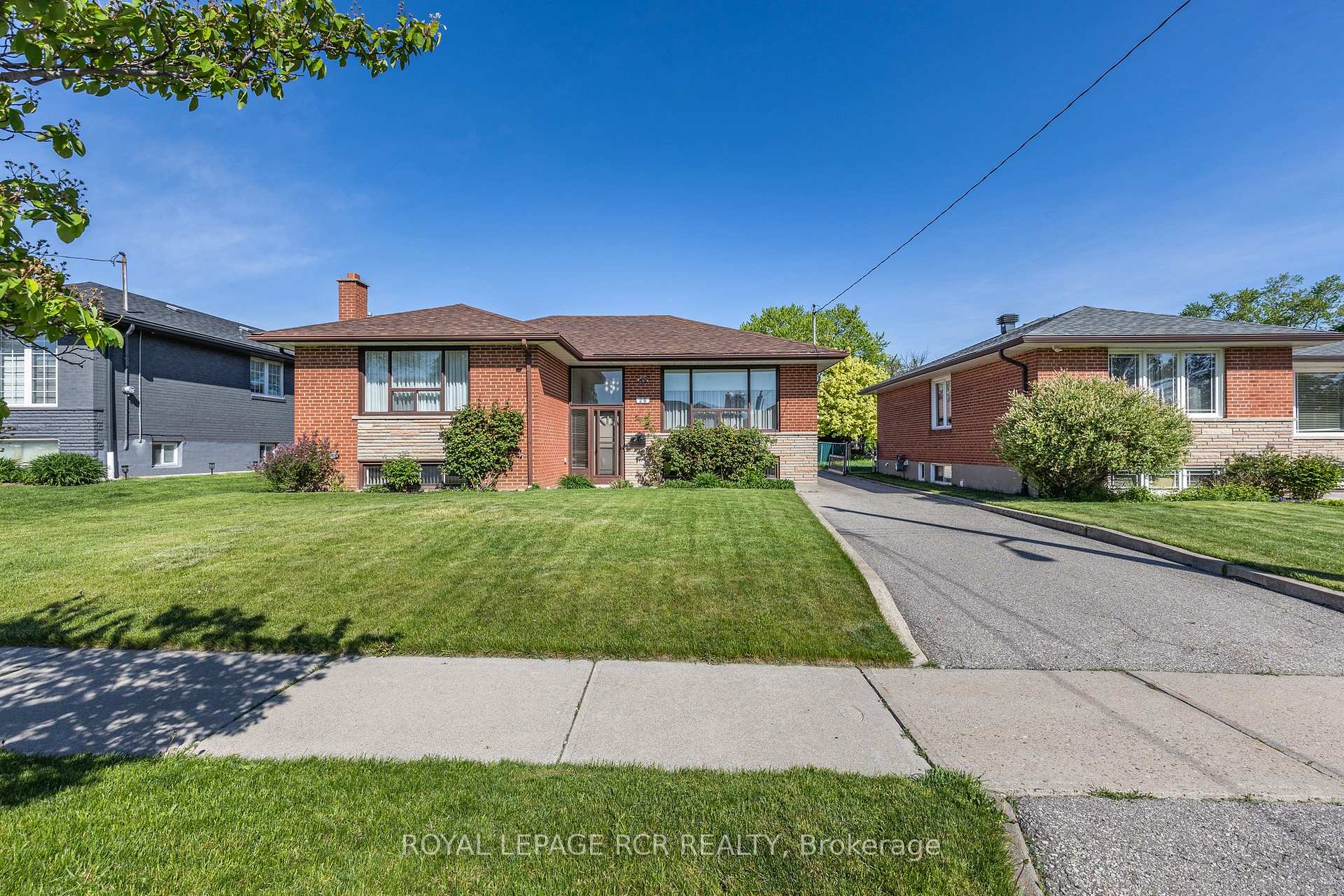 Photo 43 of 26 Ludstone Drive, Etobicoke, Willowridge-Martingrove-Richview — HOMEH