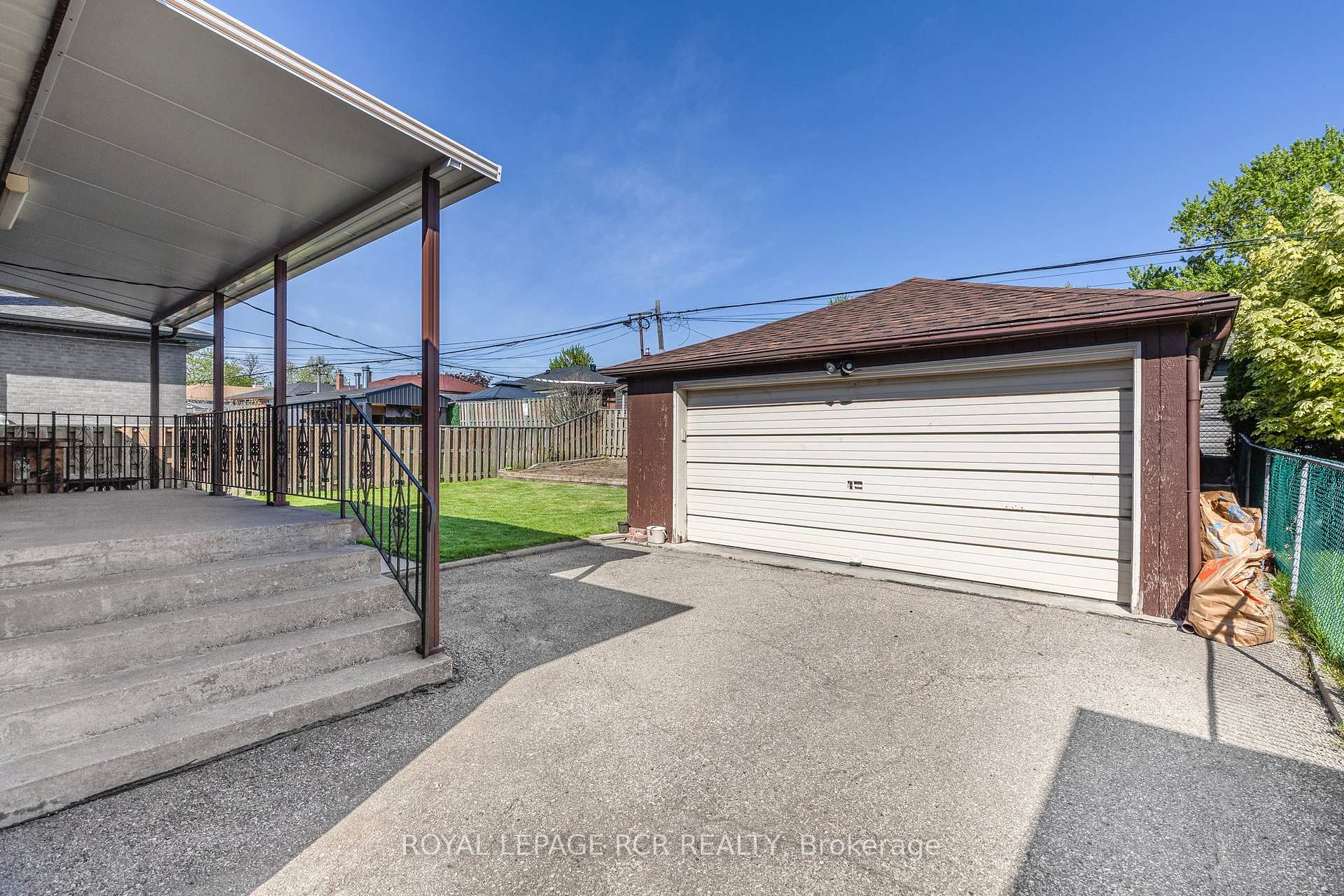 Photo 6 of 26 Ludstone Drive, Etobicoke, Willowridge-Martingrove-Richview — HOMEH
