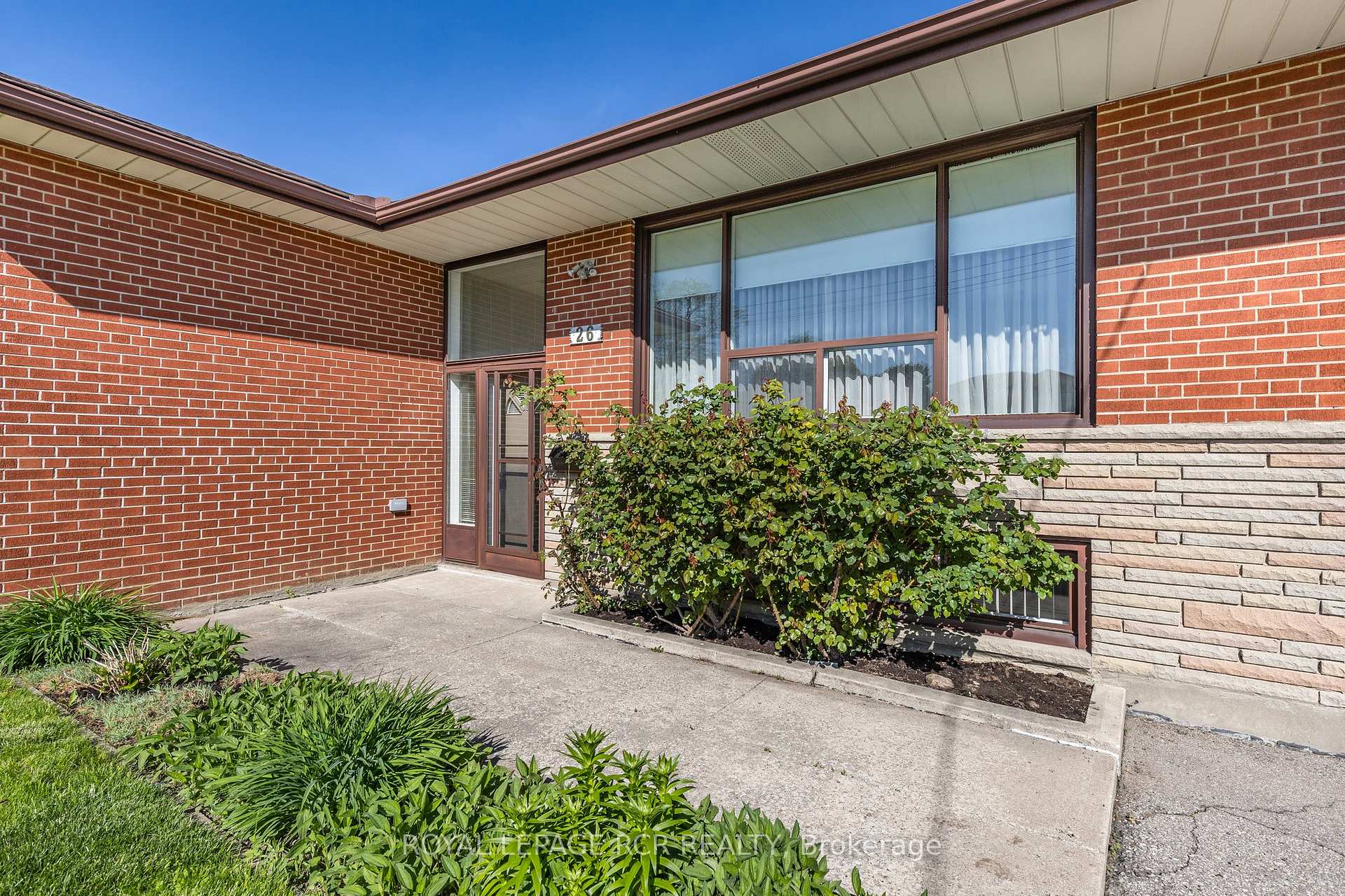 Photo 4 of 26 Ludstone Drive, Etobicoke, Willowridge-Martingrove-Richview — HOMEH