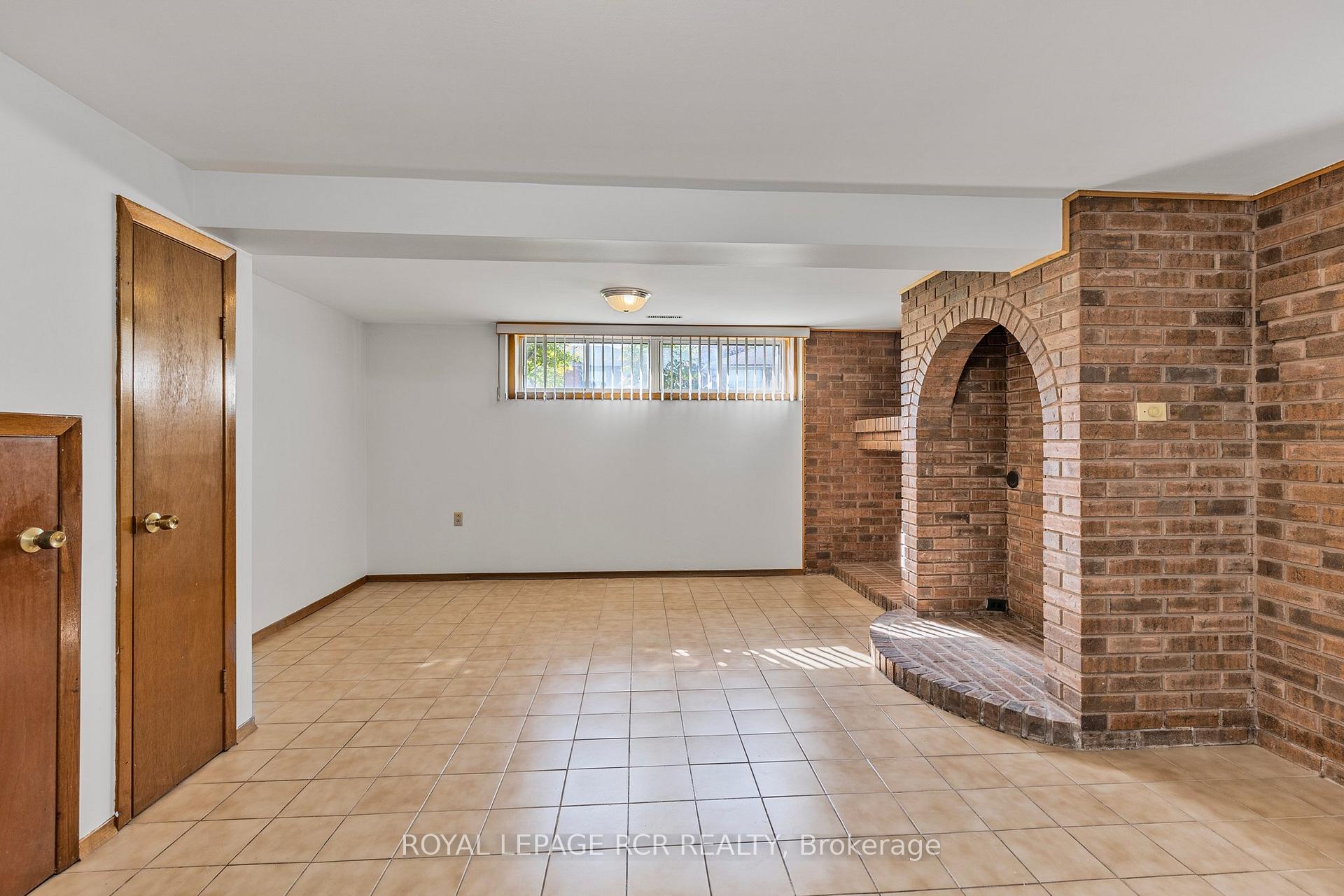 Photo 25 of 26 Ludstone Drive, Etobicoke, Willowridge-Martingrove-Richview — HOMEH
