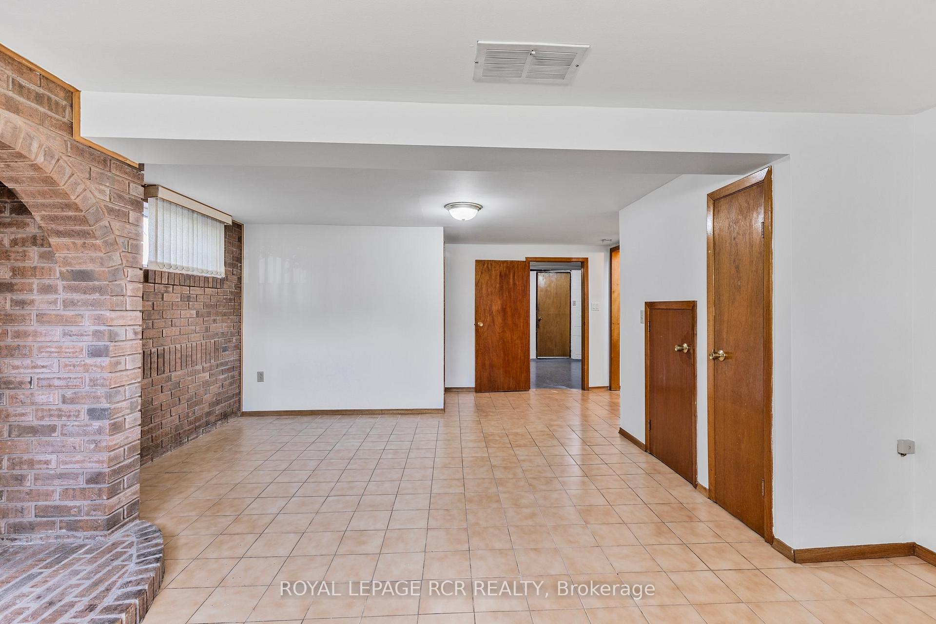 Photo 45 of 26 Ludstone Drive, Etobicoke, Willowridge-Martingrove-Richview — HOMEH