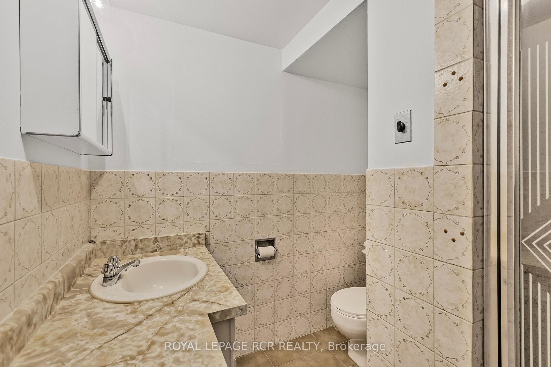 Photo 27 of 26 Ludstone Drive, Etobicoke, Willowridge-Martingrove-Richview — HOMEH