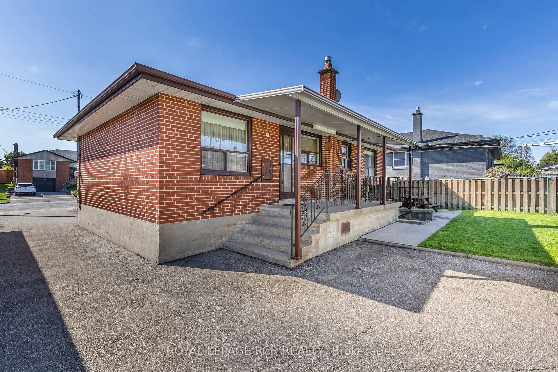 Photo 28 of 26 Ludstone Drive, Etobicoke, Willowridge-Martingrove-Richview — HOMEH