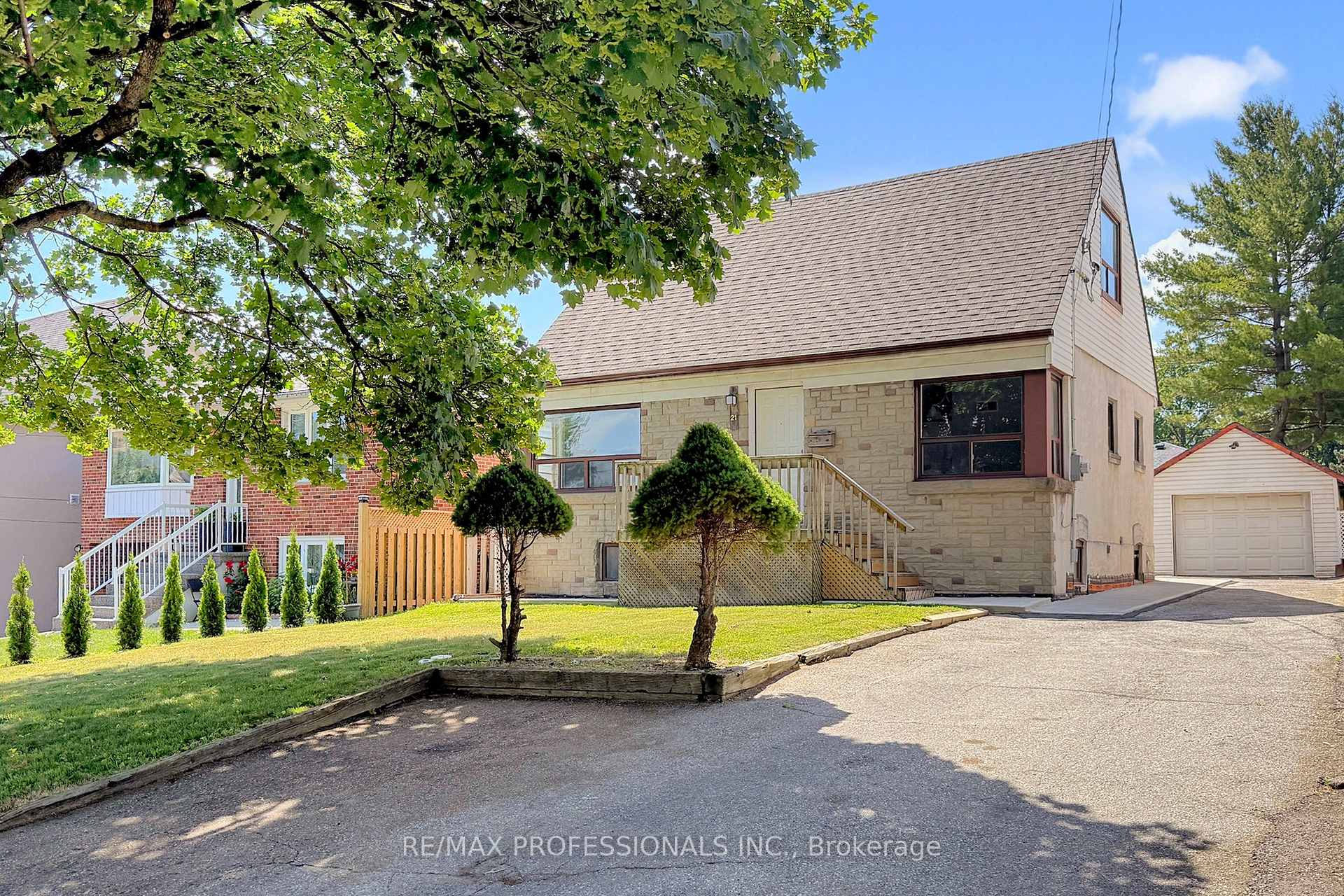 Photo 1 of 21 Lockheed Boulevard, Etobicoke, Humber Heights — HOMEH