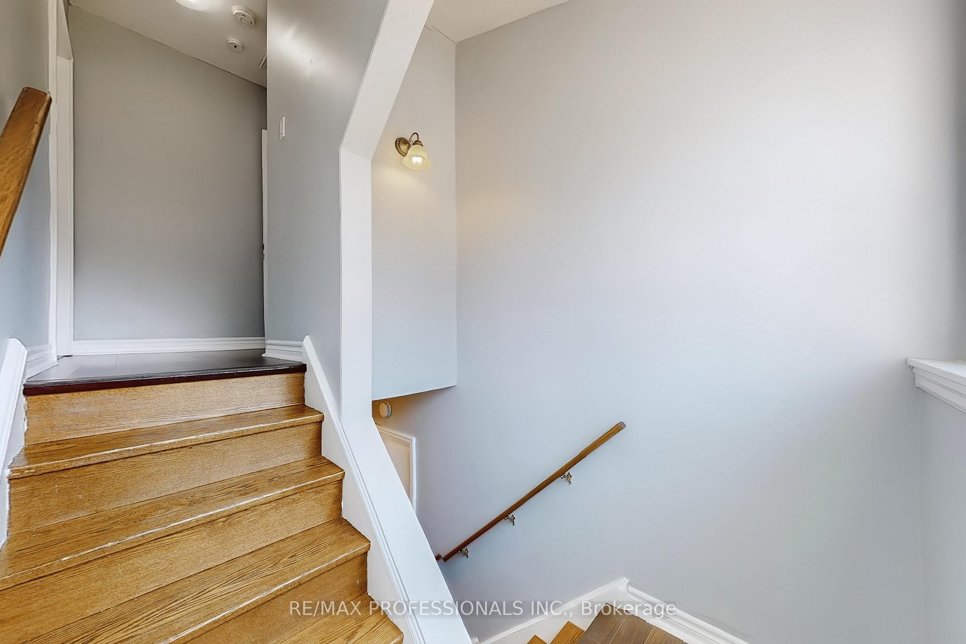 Photo 25 of 21 Lockheed Boulevard, Etobicoke, Humber Heights — HOMEH