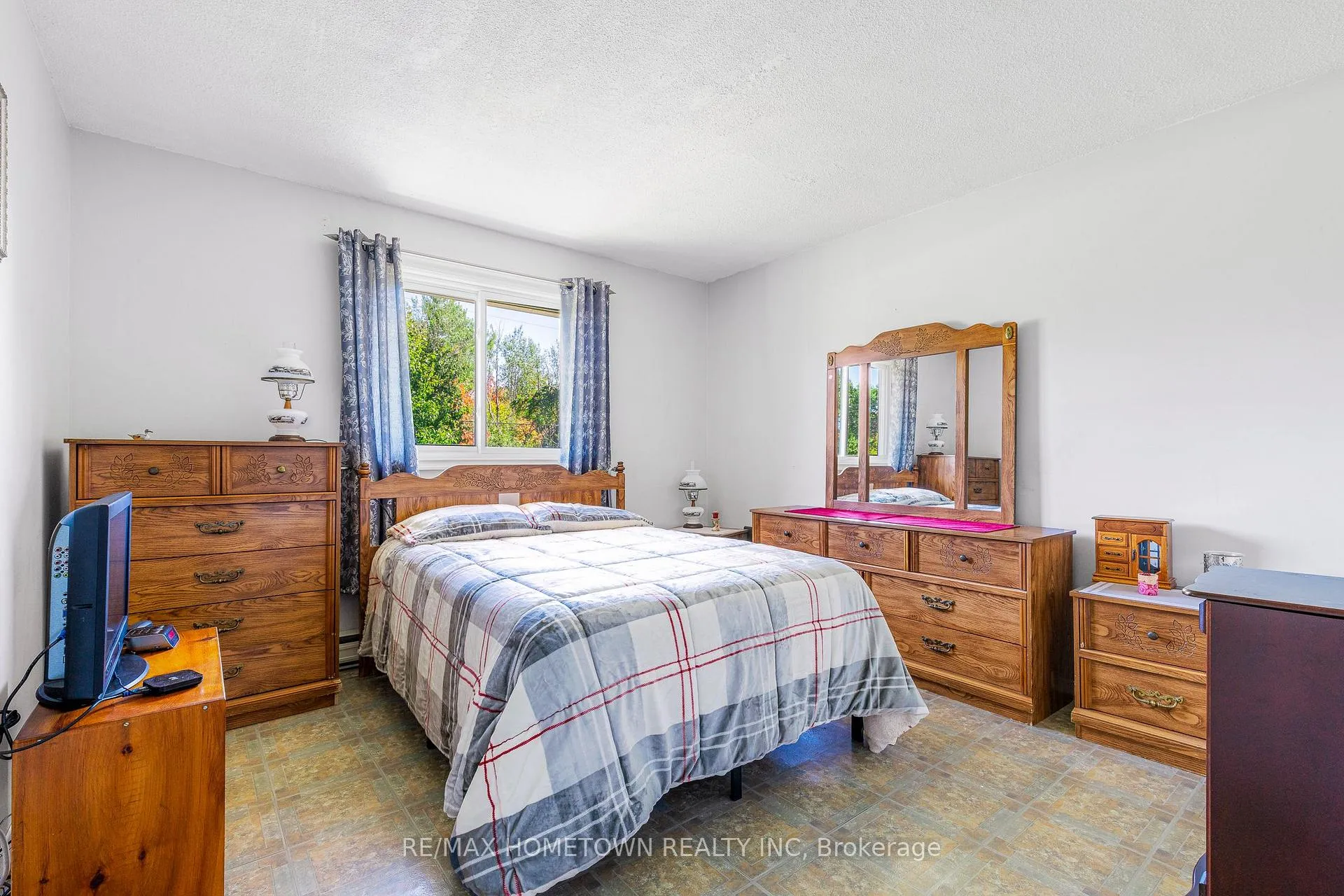 Photo 14 of 114 Temperance Lake Road, Athens, R of Yonge & Escott Twp — HOMEH