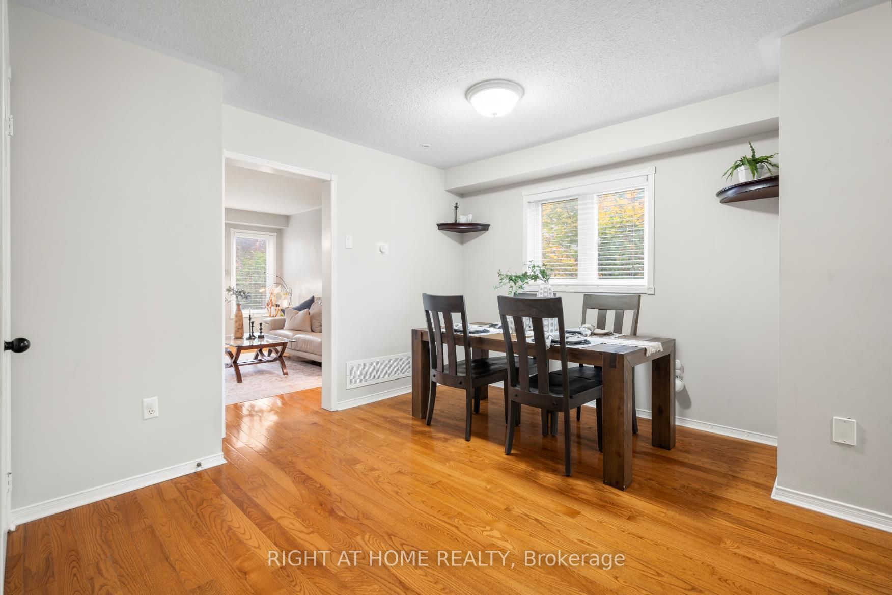 Photo 46 of 65 Zachary Place, Whitby, Brooklin — HOMEH