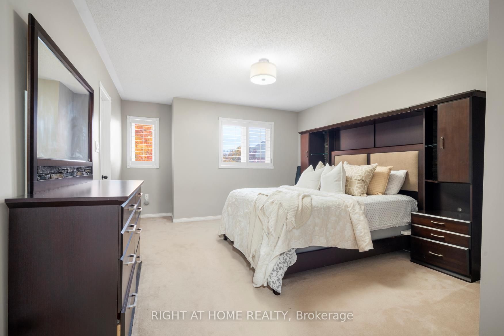 Photo 55 of 65 Zachary Place, Whitby, Brooklin — HOMEH