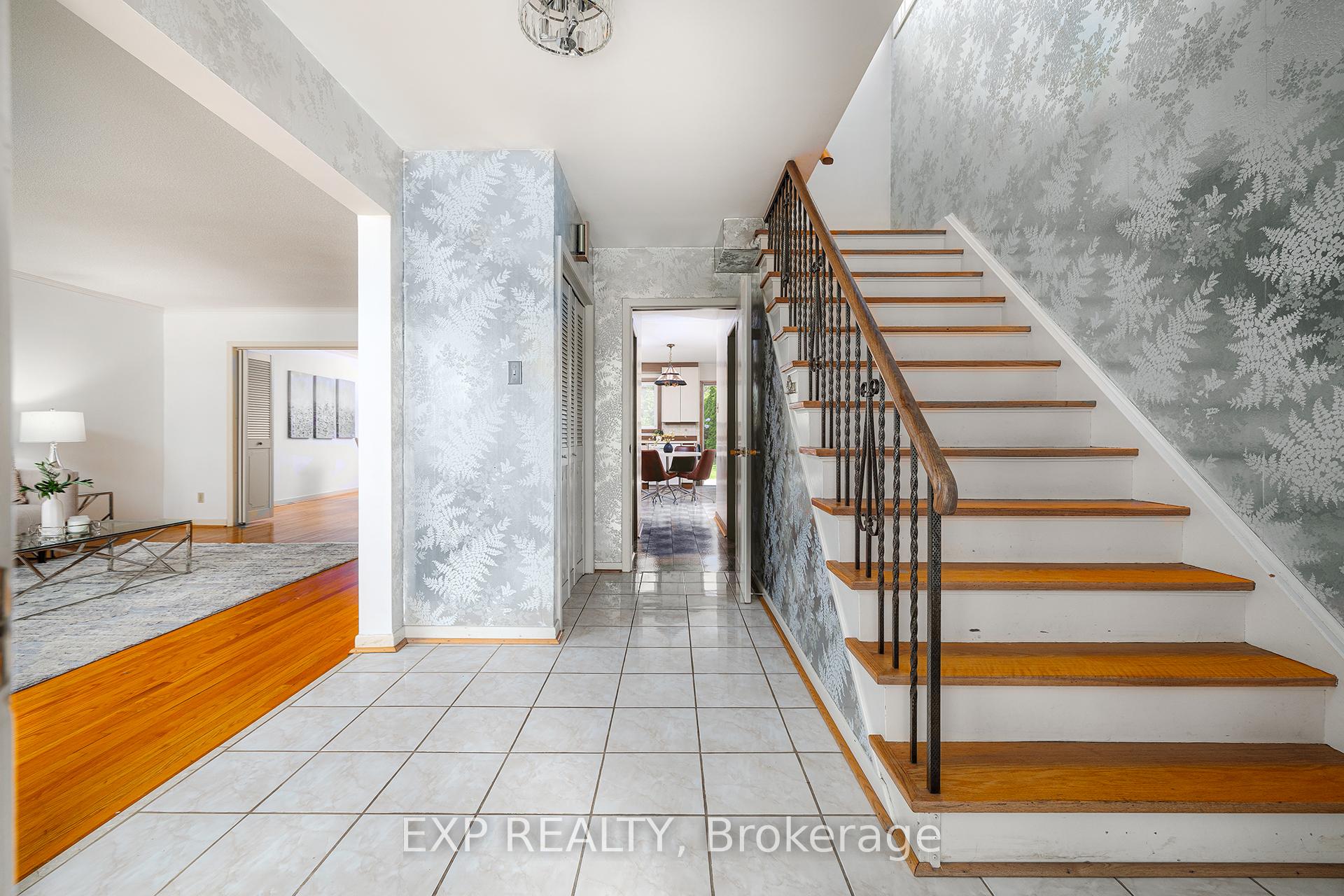 Photo 2 of 69 Pettit Drive, Etobicoke, Willowridge-Martingrove-Richview — HOMEH