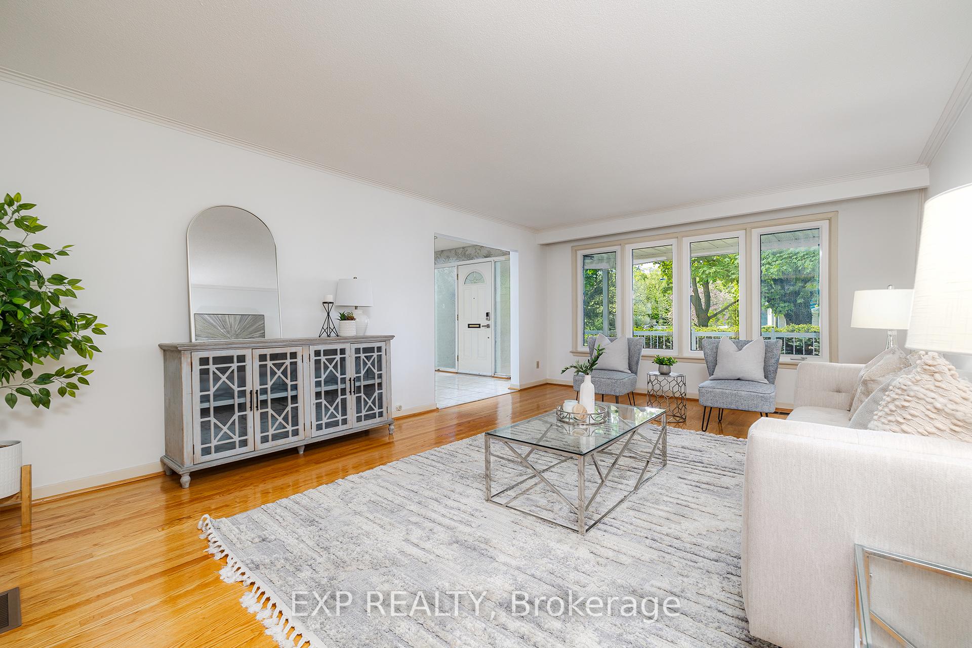 Photo 3 of 69 Pettit Drive, Etobicoke, Willowridge-Martingrove-Richview — HOMEH