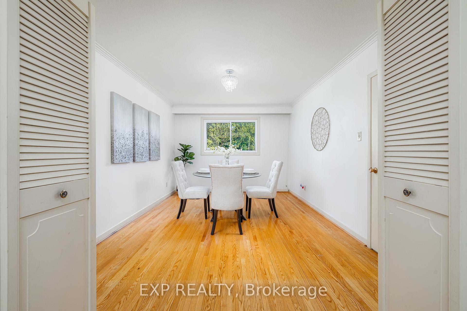 Photo 5 of 69 Pettit Drive, Etobicoke, Willowridge-Martingrove-Richview — HOMEH