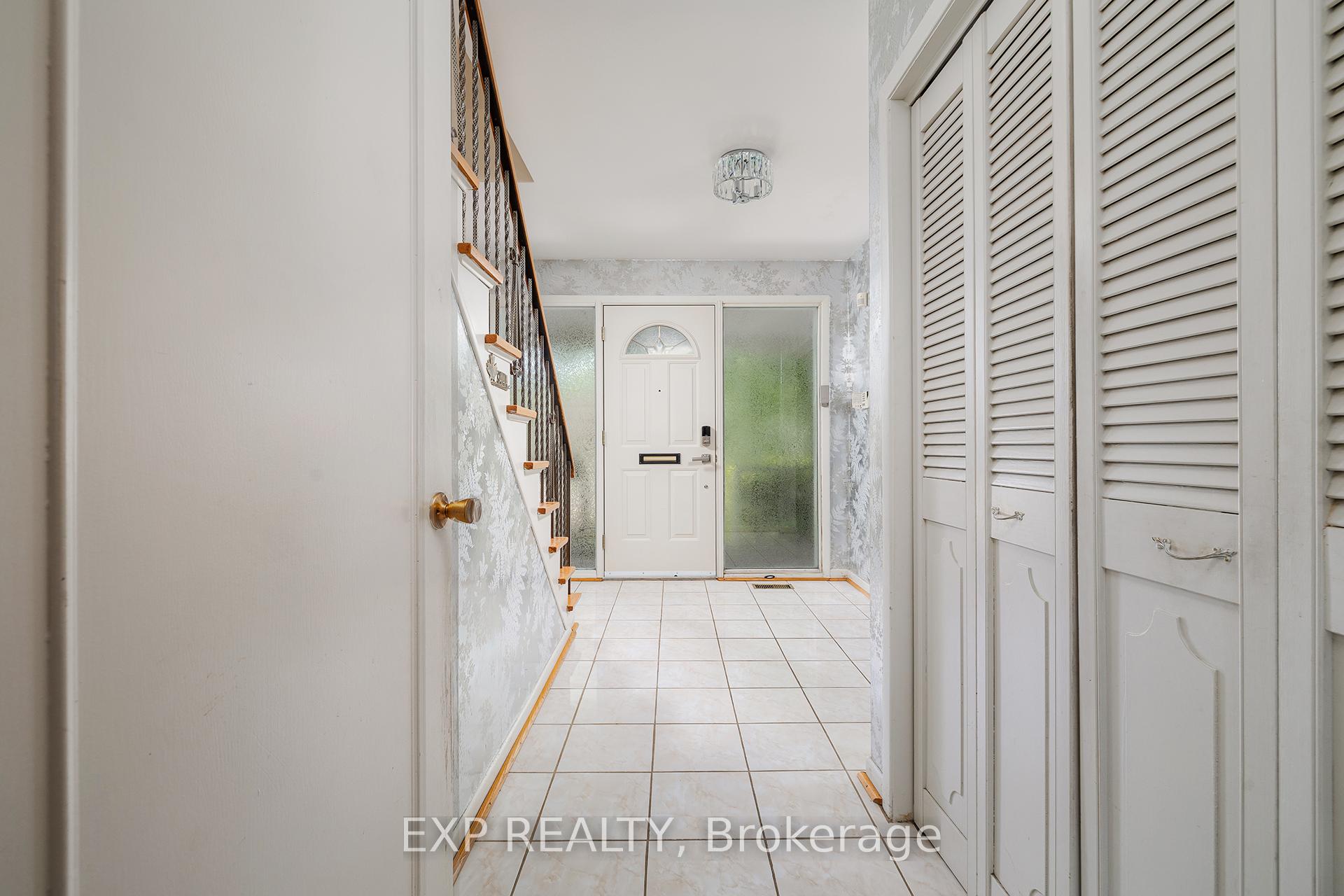 Photo 16 of 69 Pettit Drive, Etobicoke, Willowridge-Martingrove-Richview — HOMEH