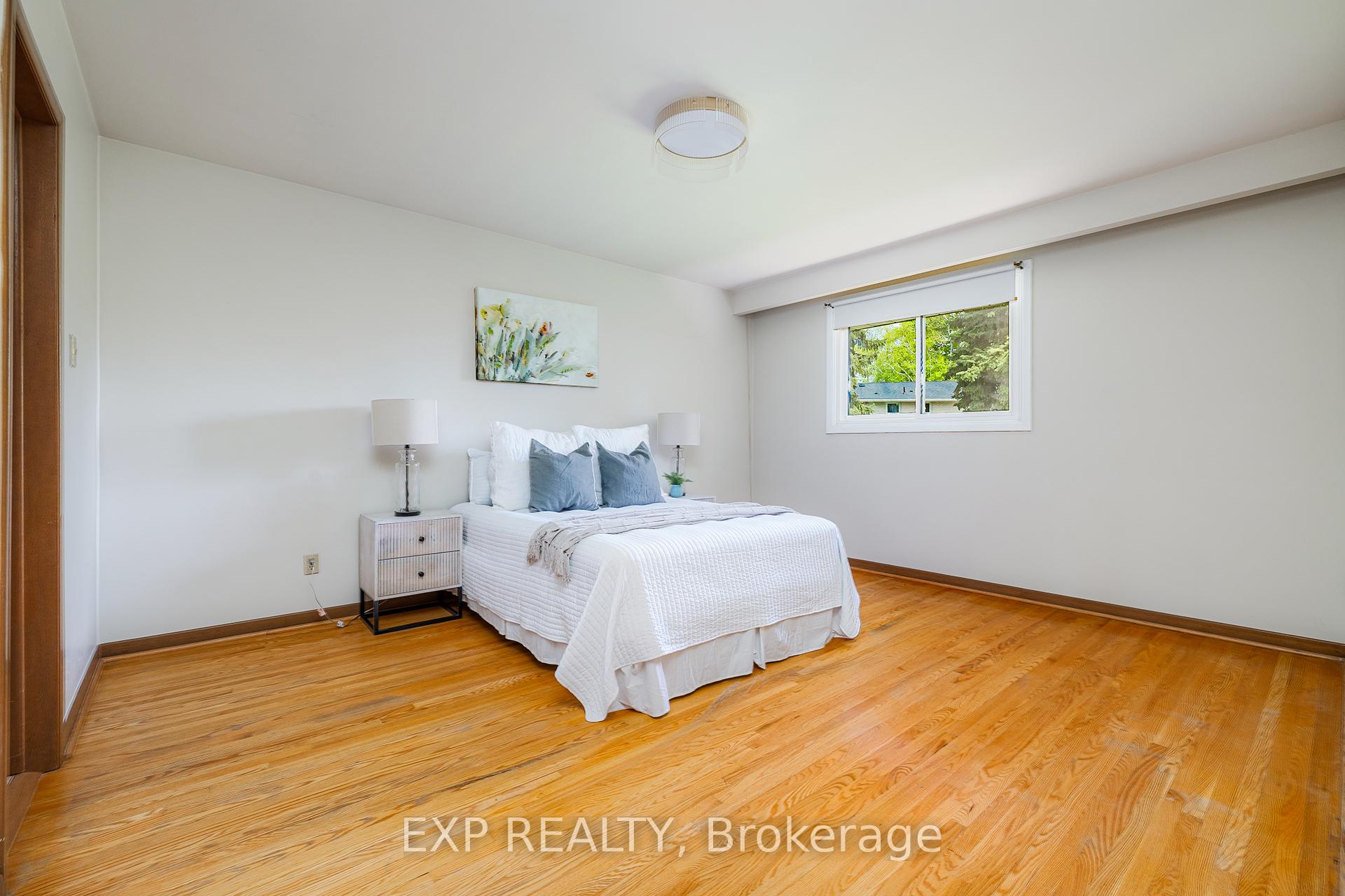 Photo 17 of 69 Pettit Drive, Etobicoke, Willowridge-Martingrove-Richview — HOMEH