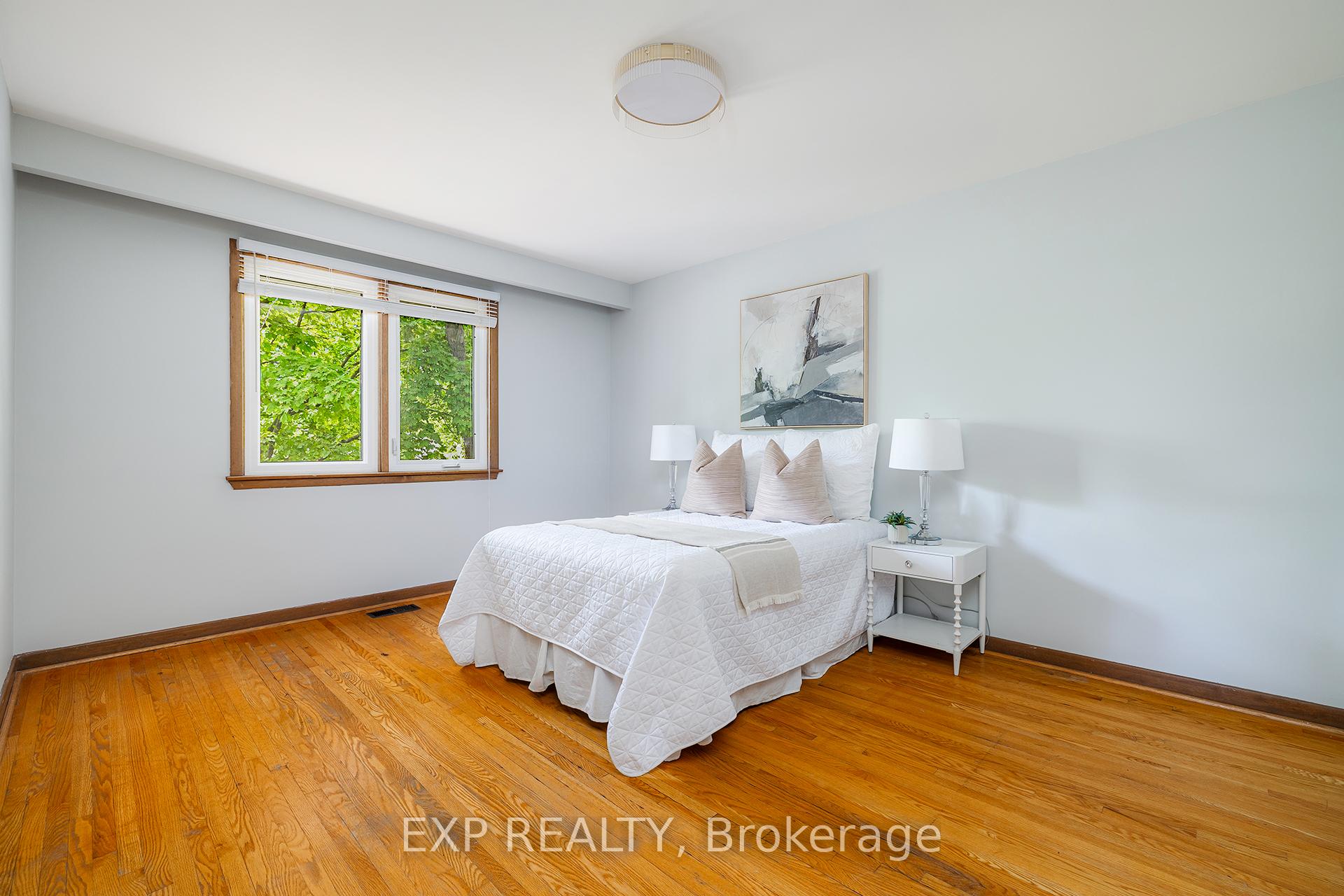 Photo 21 of 69 Pettit Drive, Etobicoke, Willowridge-Martingrove-Richview — HOMEH